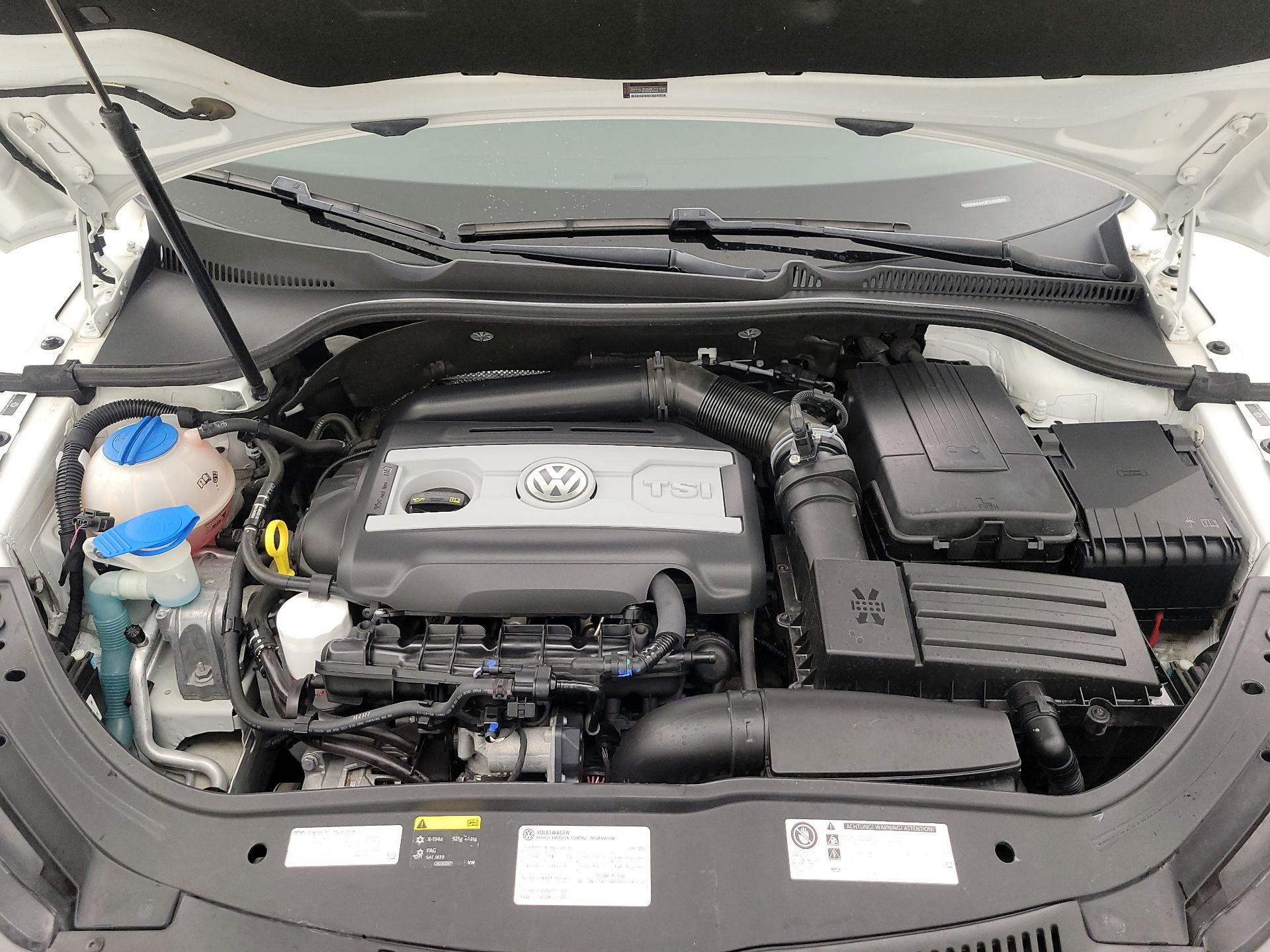 Thumbnail: 2015 Volkswagen Eos - 20