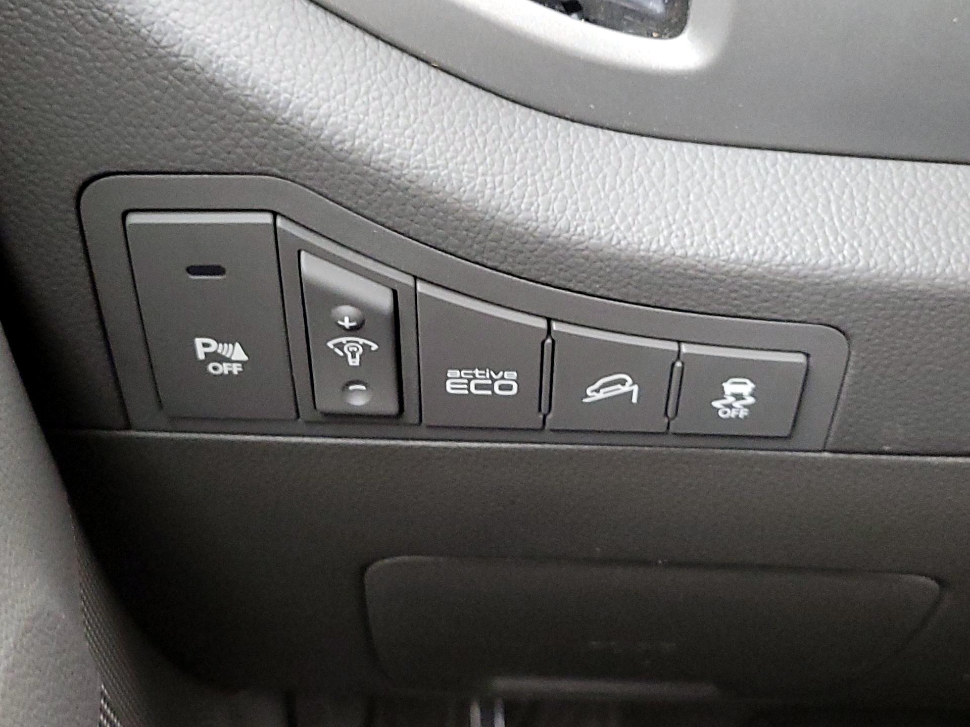 Thumbnail: 2014 Kia Sportage - 13