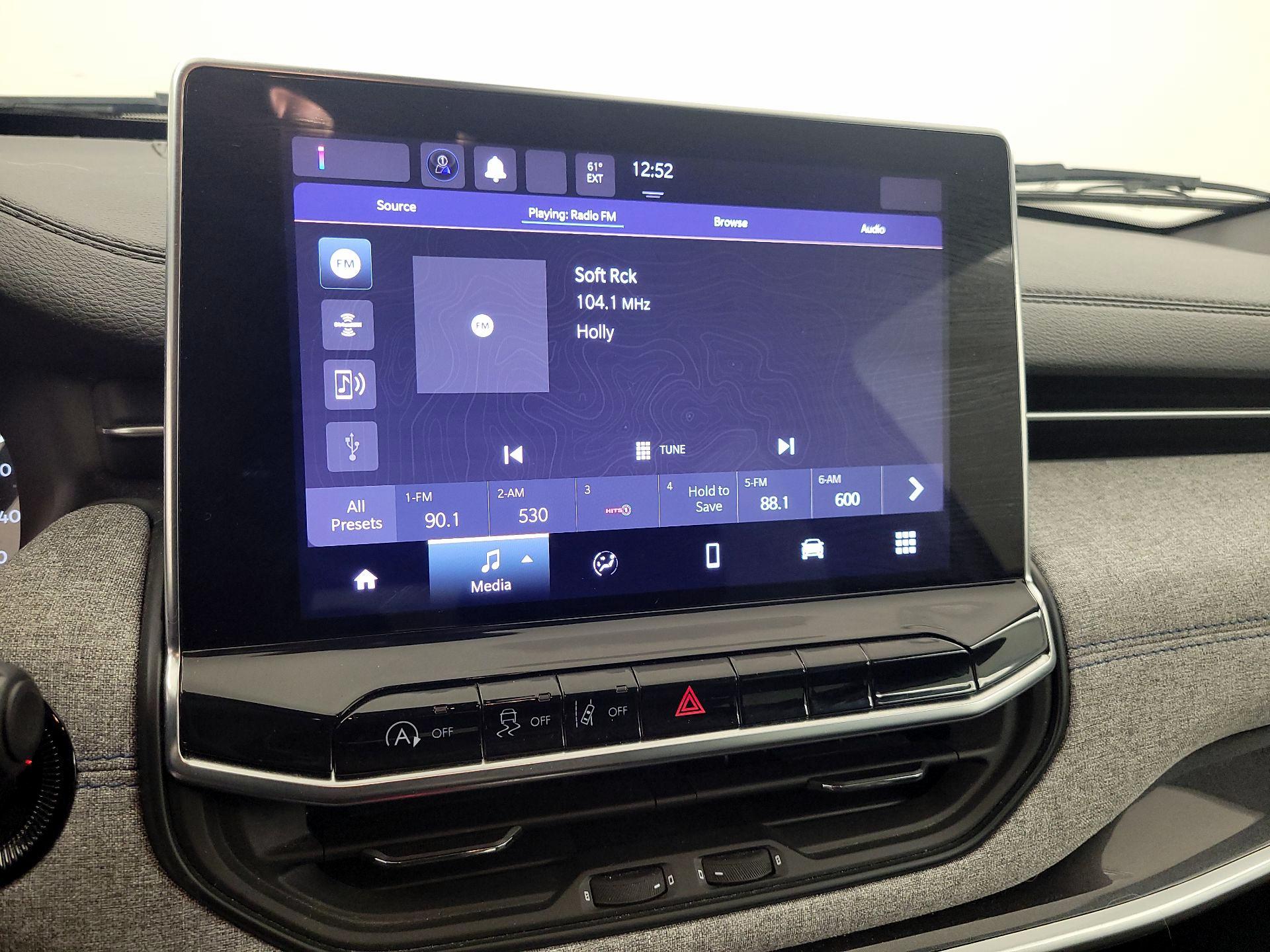 Thumbnail: 2023 Jeep Compass - 14