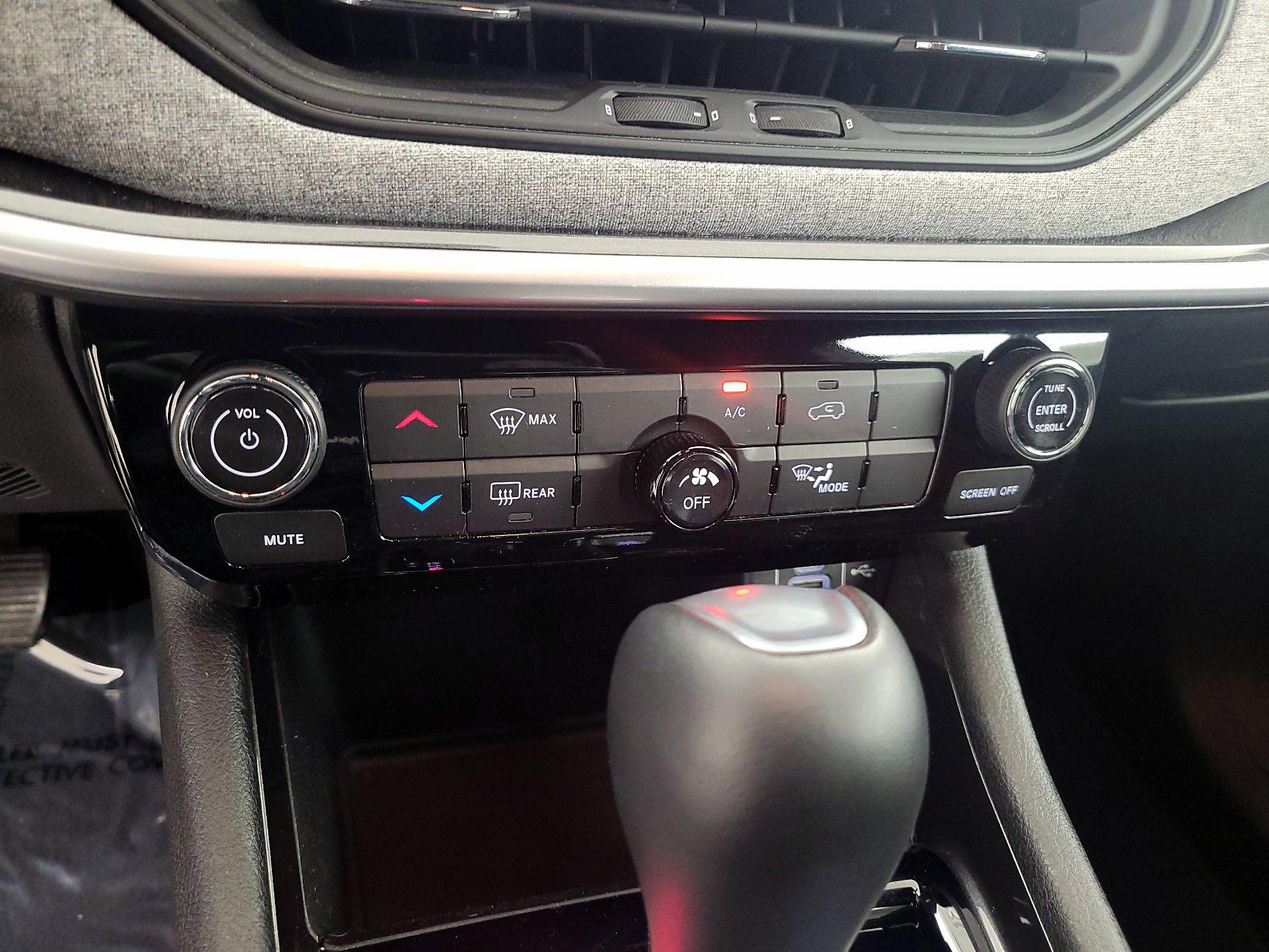 Thumbnail: 2023 Jeep Compass - 15