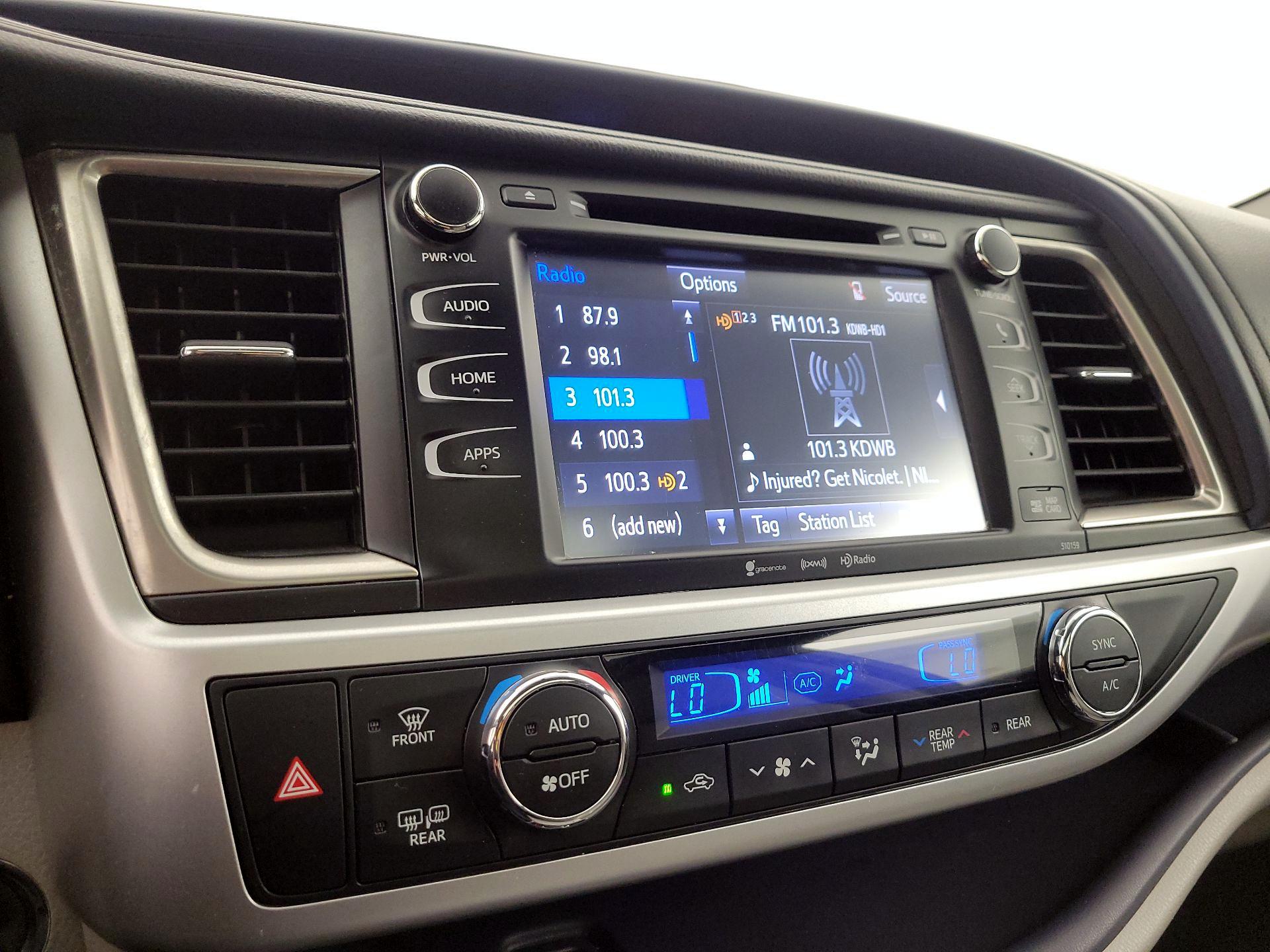 Thumbnail: 2016 Toyota Highlander - 16