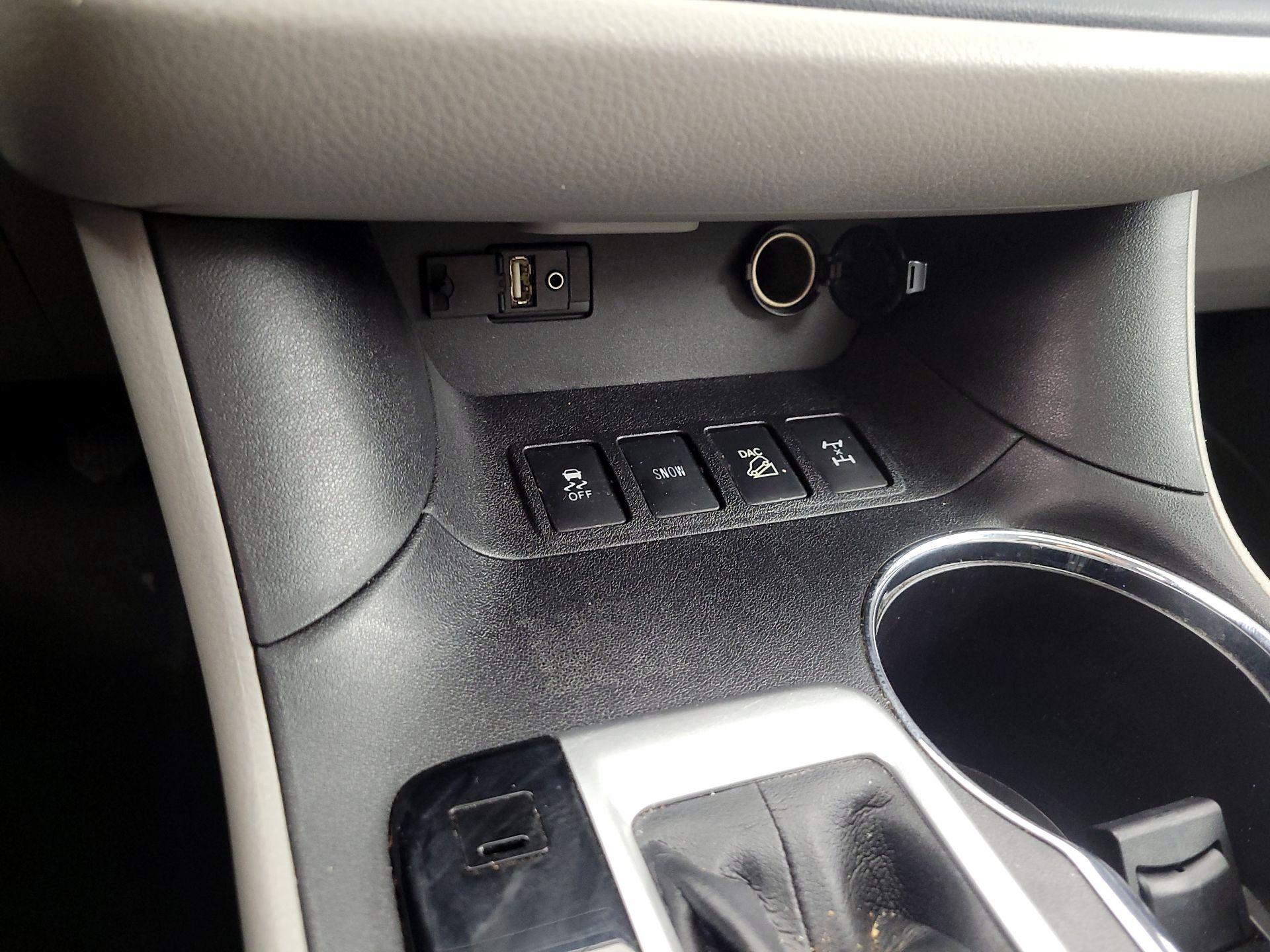 Thumbnail: 2016 Toyota Highlander - 19