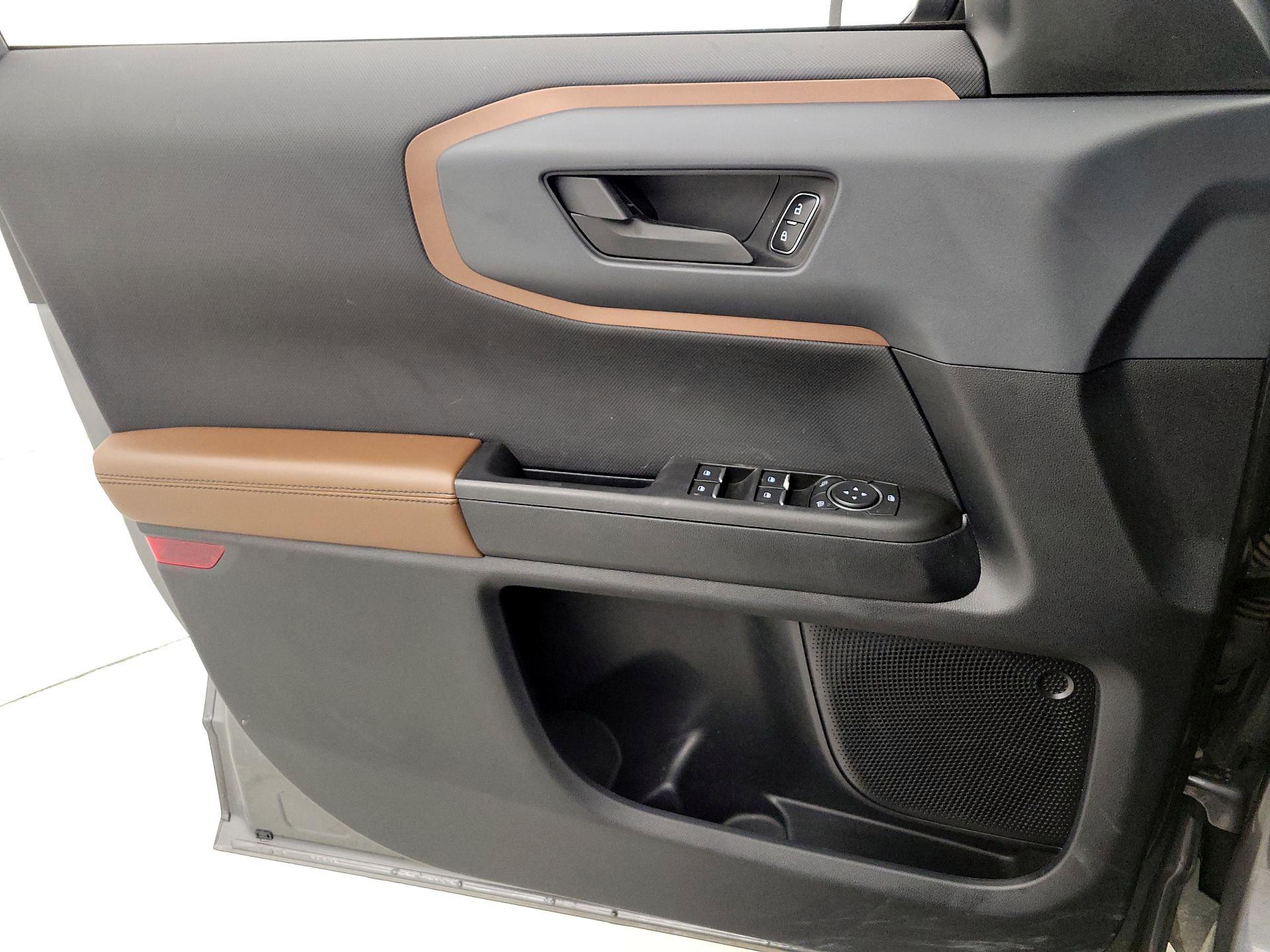 Thumbnail: 2021 Ford Bronco Sport - 12