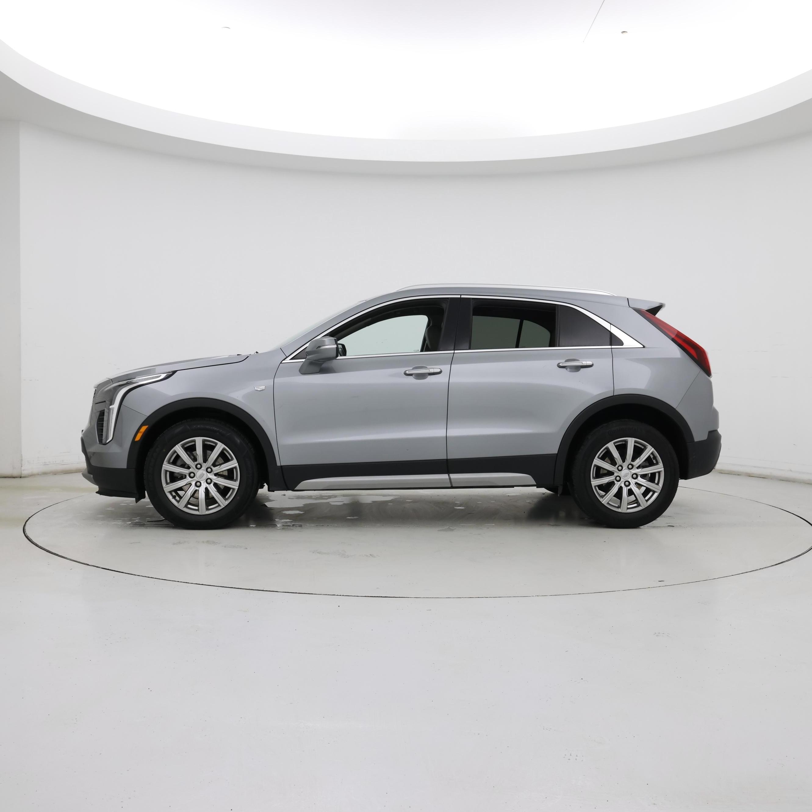 Thumbnail: 2023 Cadillac XT4 - 3