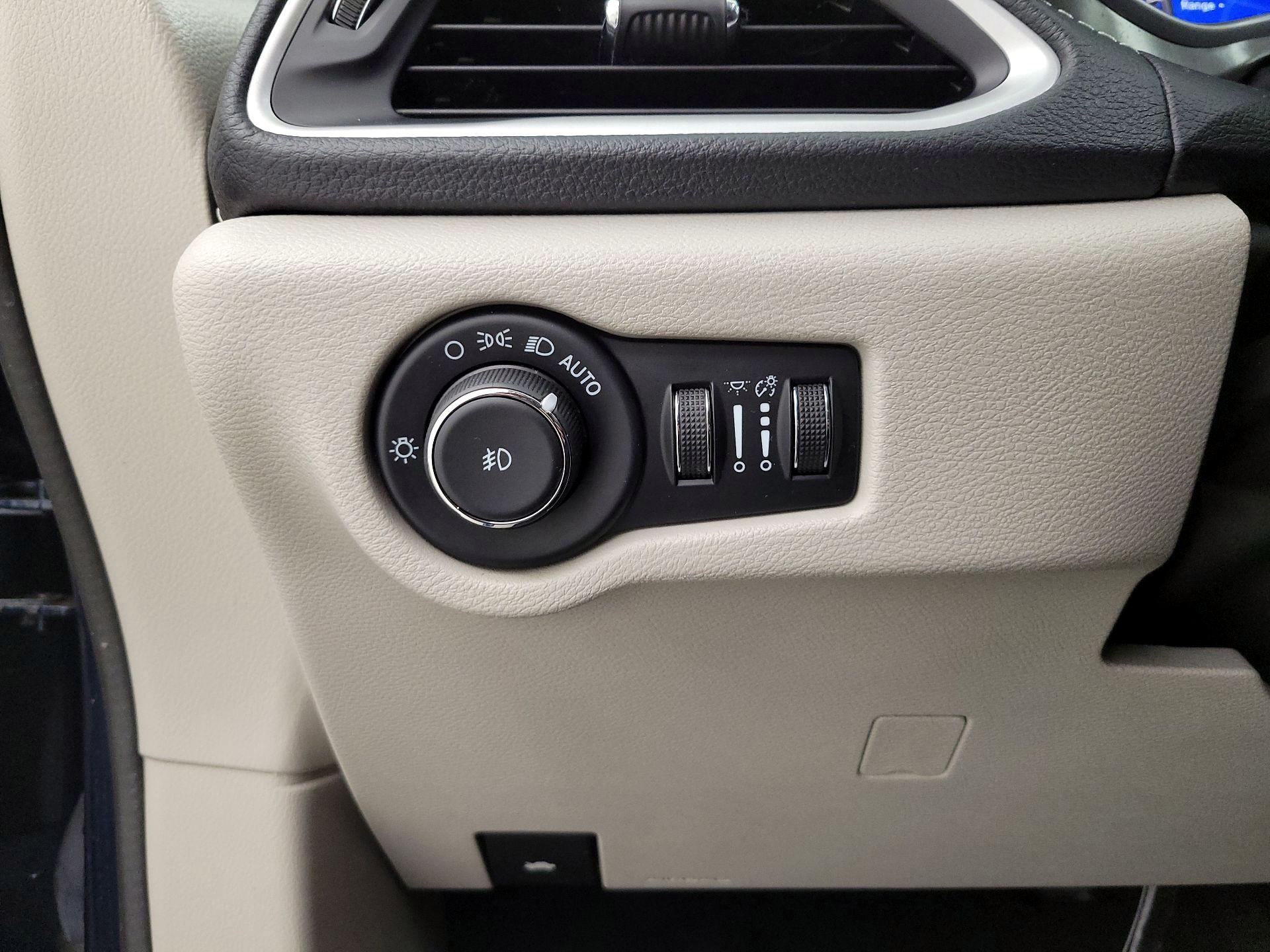 Thumbnail: 2022 Chrysler Pacifica - 13