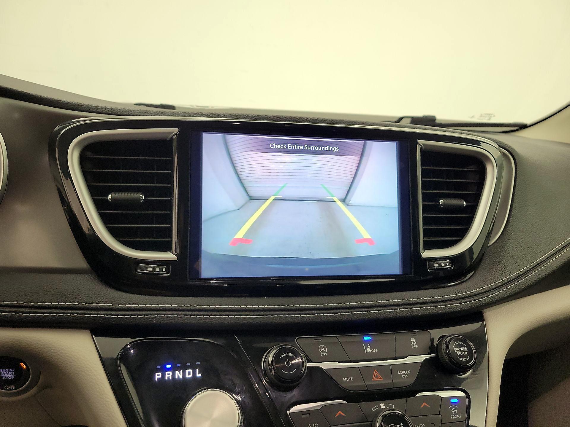 Thumbnail: 2022 Chrysler Pacifica - 14