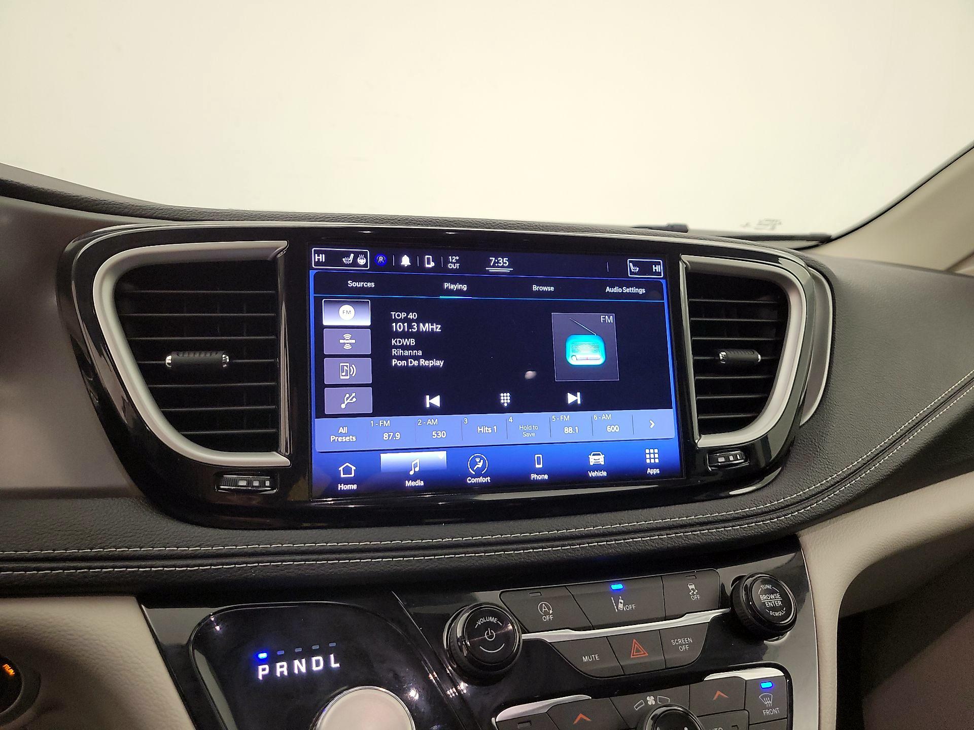 Thumbnail: 2022 Chrysler Pacifica - 15