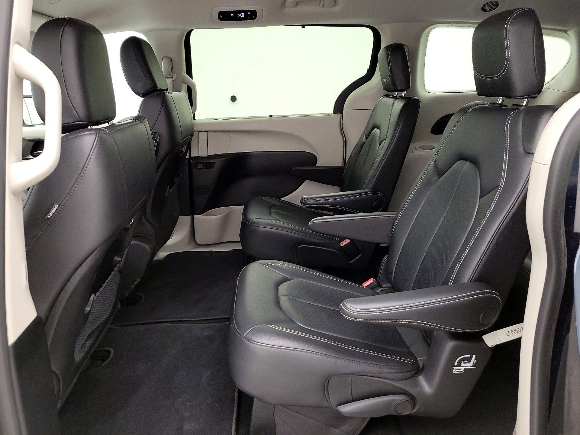 Thumbnail: 2022 Chrysler Pacifica - 19