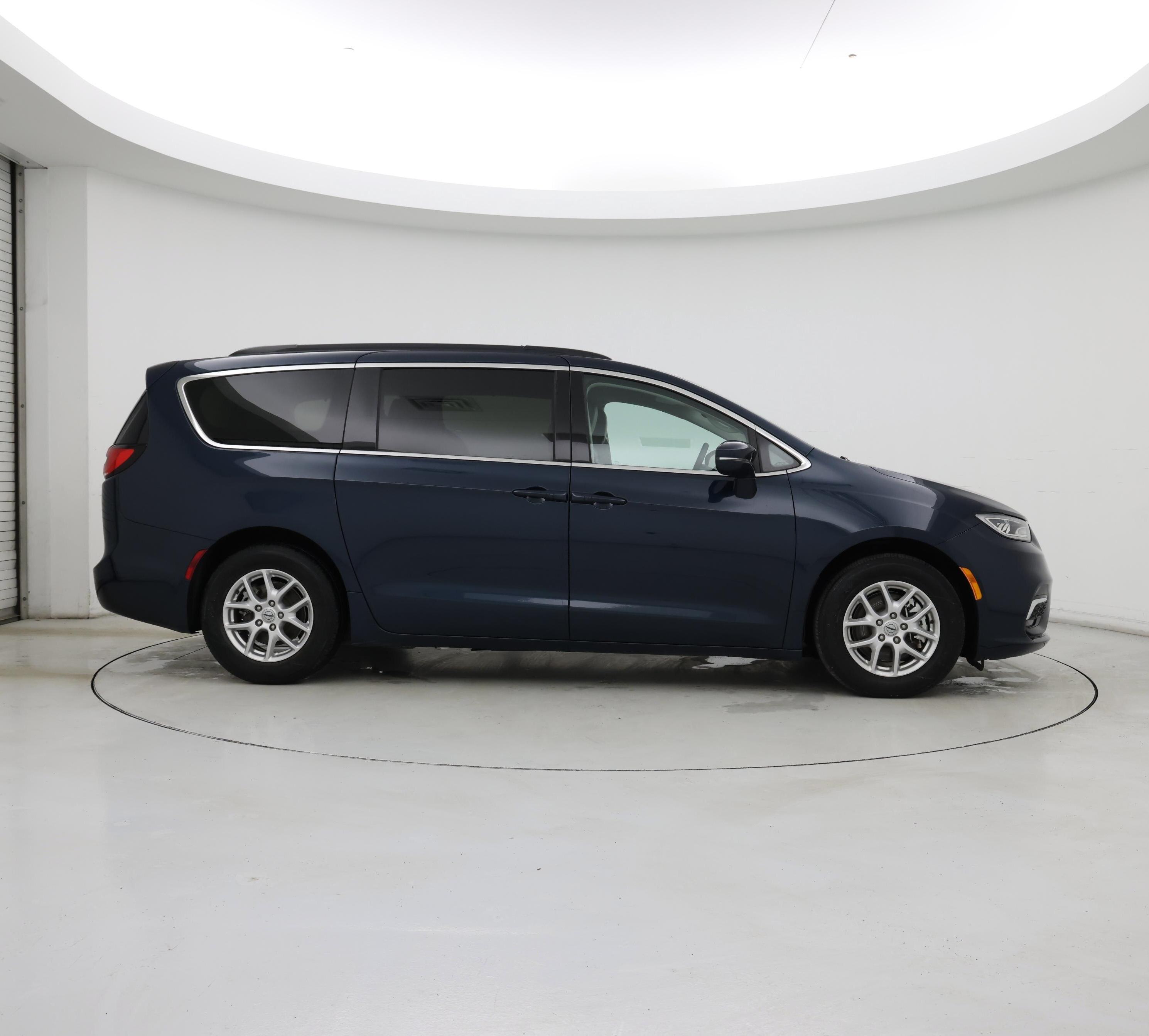 Thumbnail: 2022 Chrysler Pacifica - 7