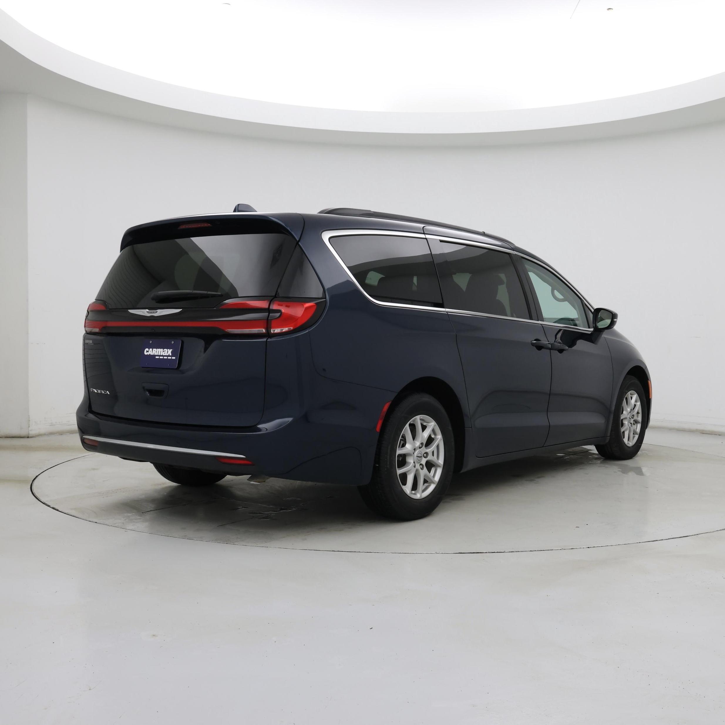 Thumbnail: 2022 Chrysler Pacifica - 8