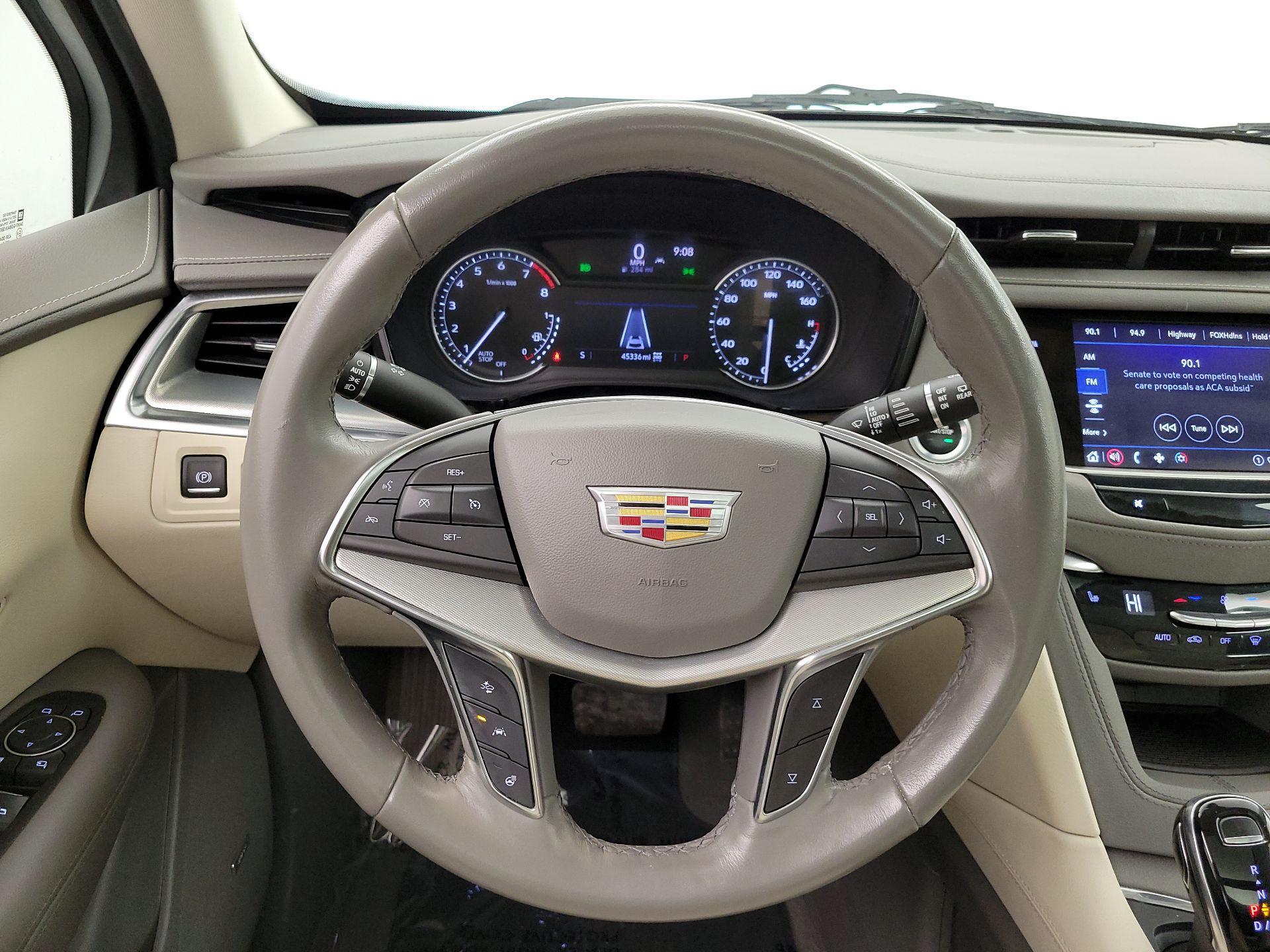 Thumbnail: 2022 Cadillac XT5 - 10