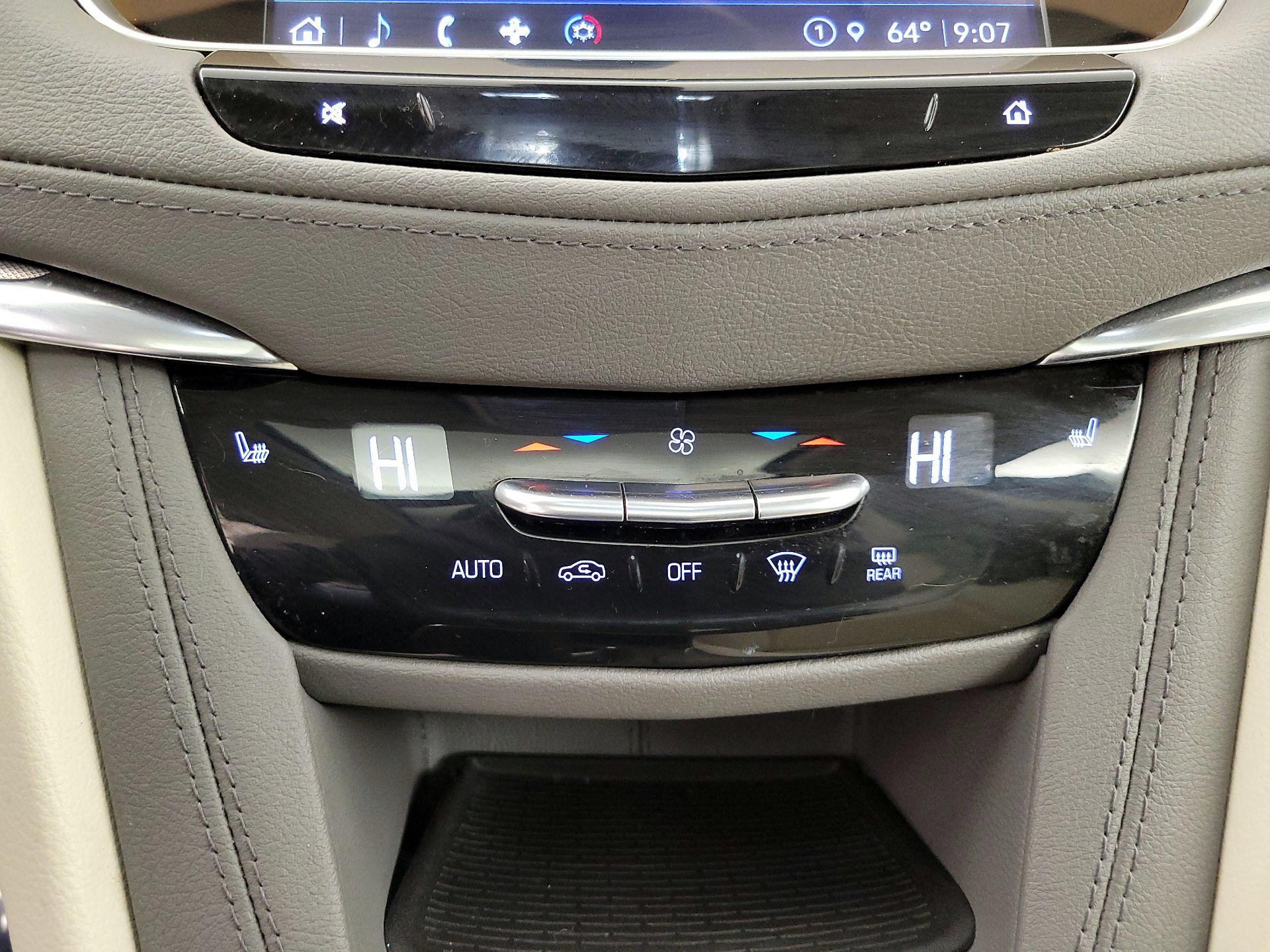 Thumbnail: 2022 Cadillac XT5 - 15