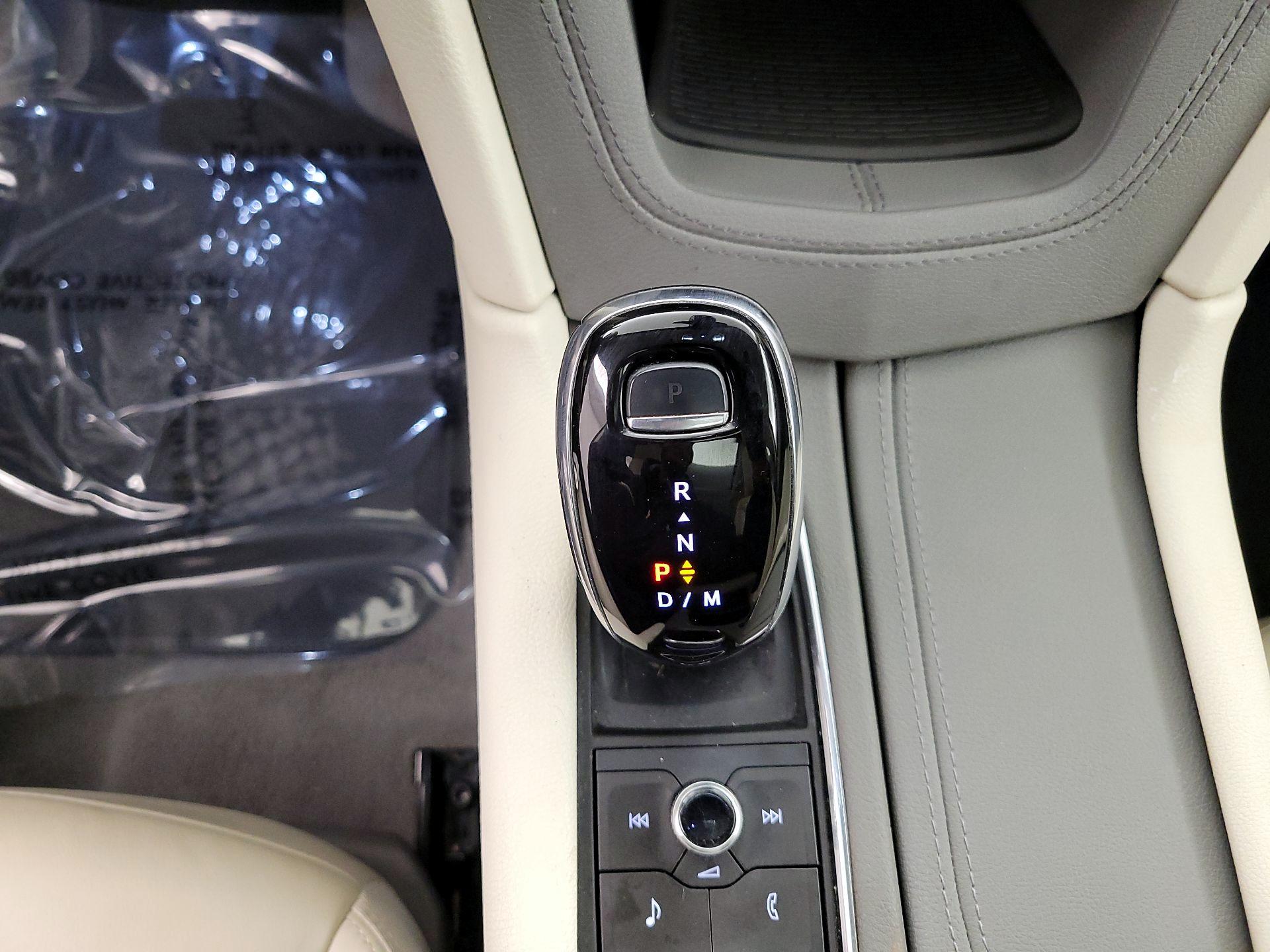 Thumbnail: 2022 Cadillac XT5 - 16