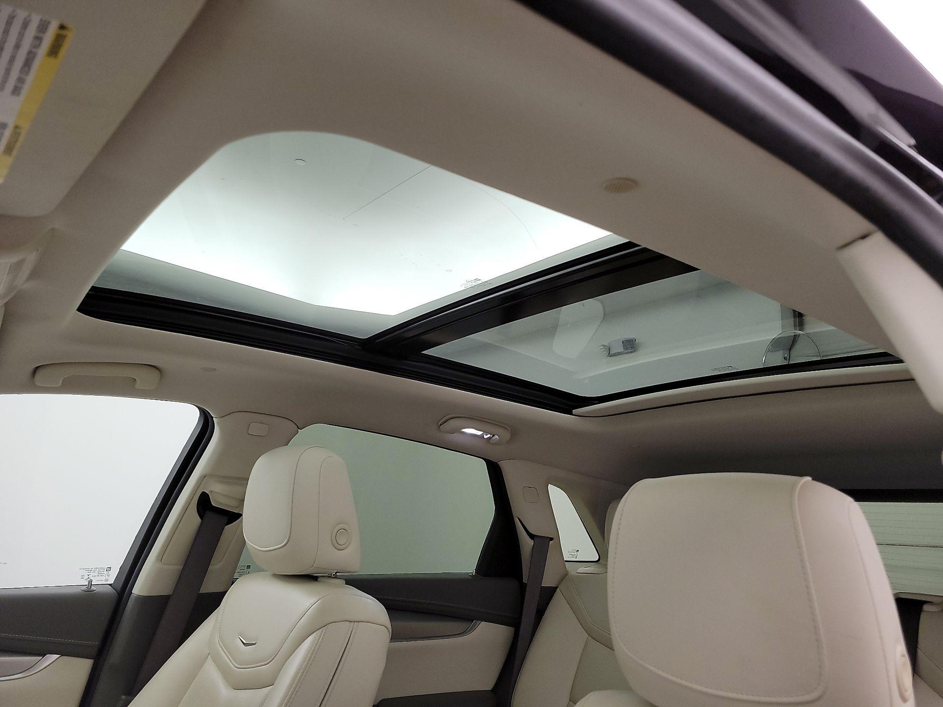 Thumbnail: 2022 Cadillac XT5 - 17