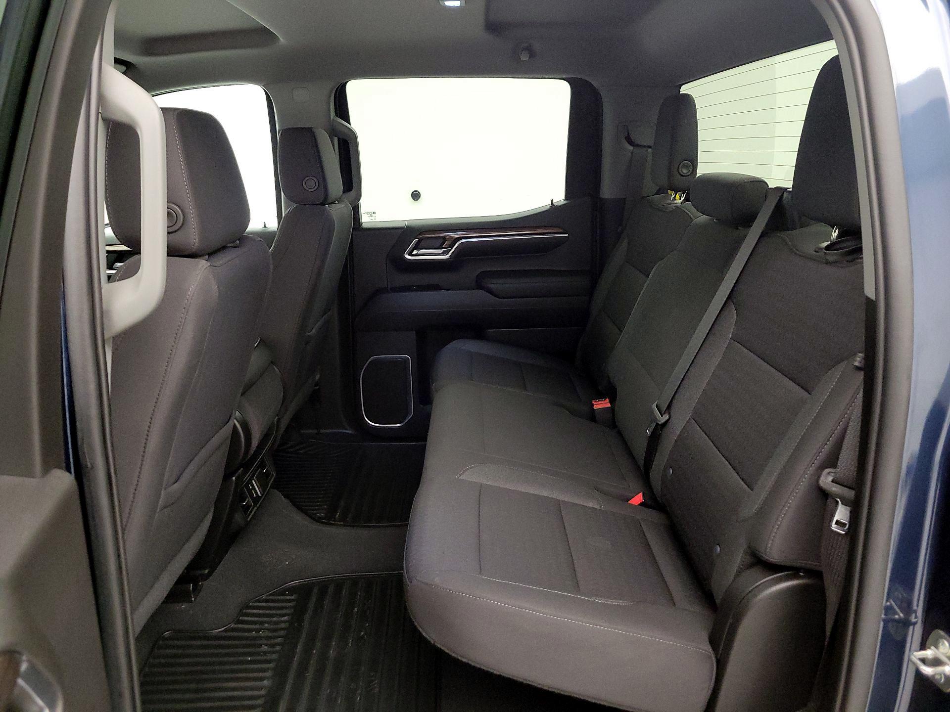 Thumbnail: 2022 Chevrolet Silverado 1500 - 19