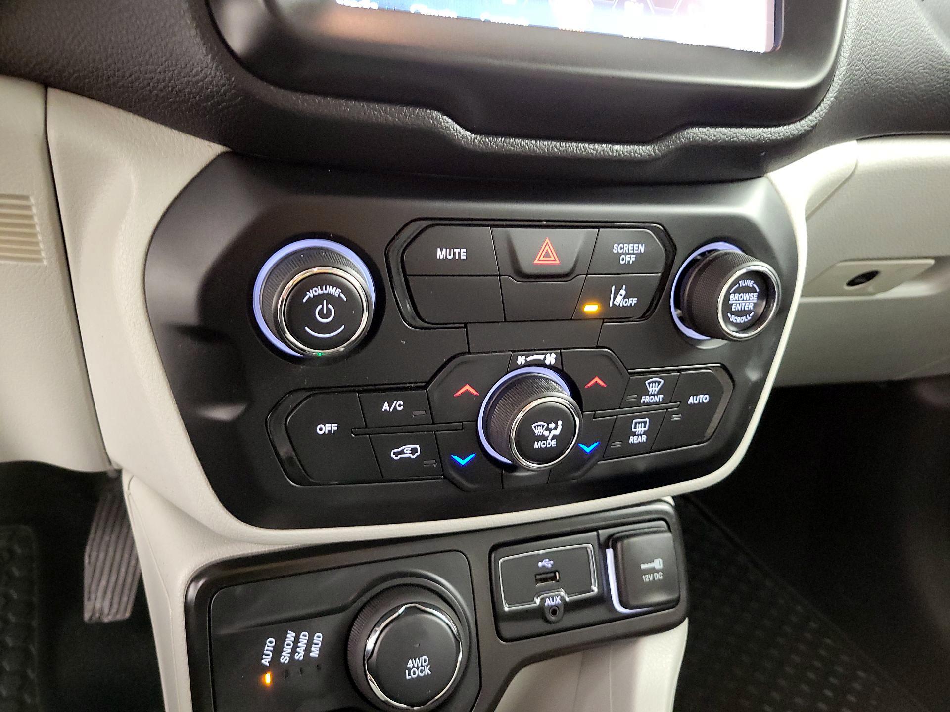 Thumbnail: 2022 Jeep Renegade - 17