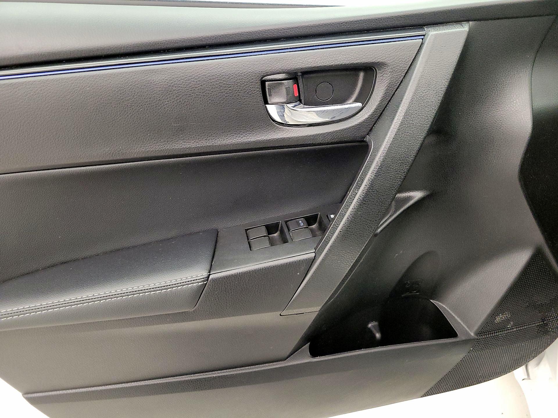 Thumbnail: 2018 Toyota Corolla - 12