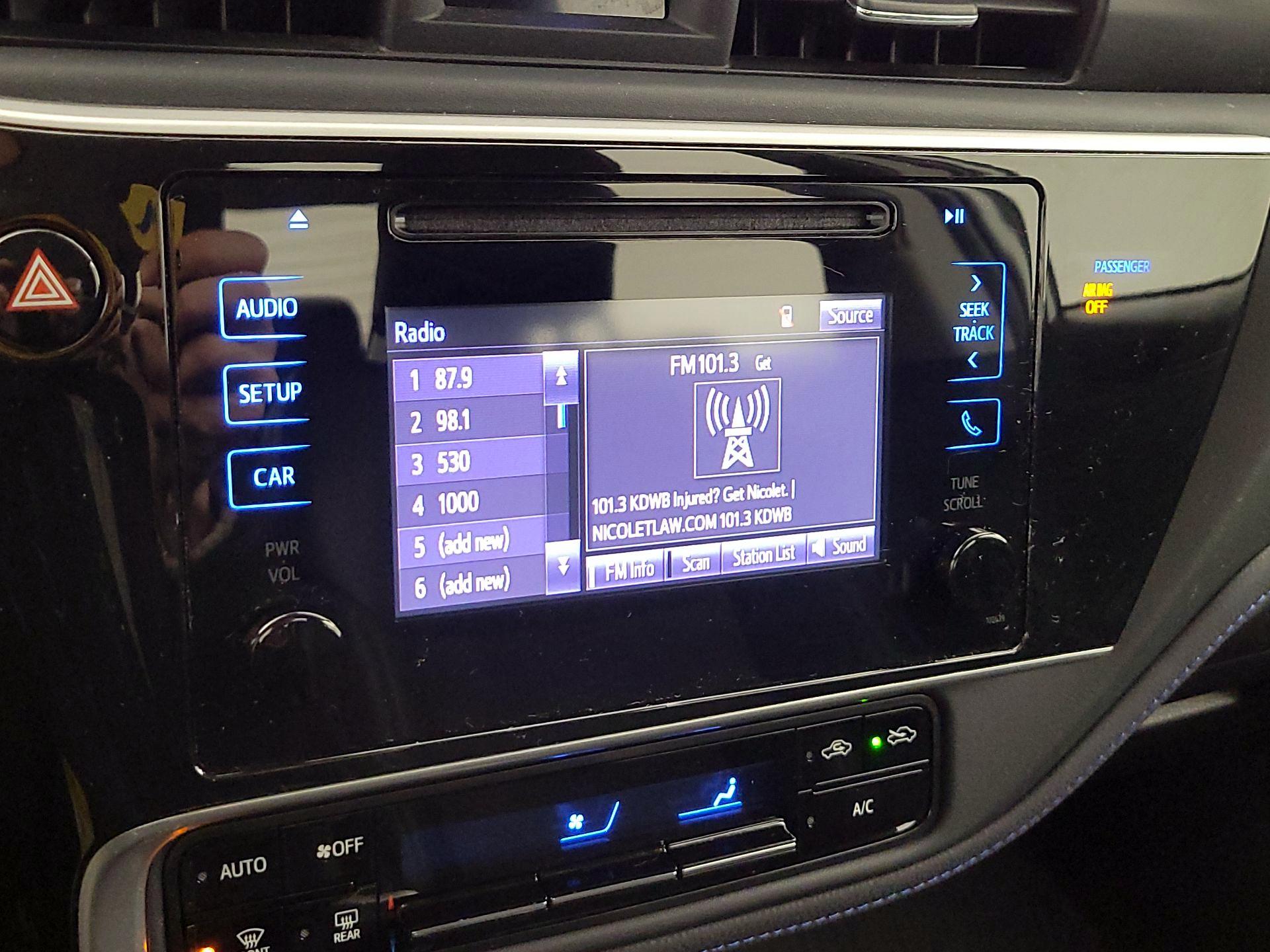 Thumbnail: 2018 Toyota Corolla - 15