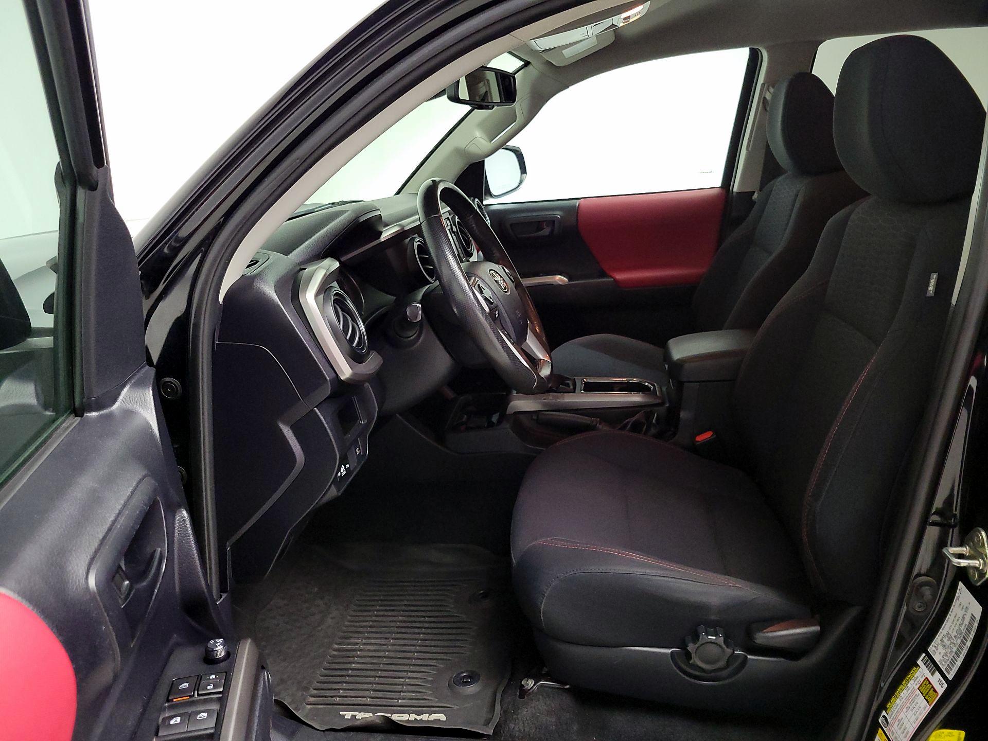 Thumbnail: 2019 Toyota Tacoma - 11