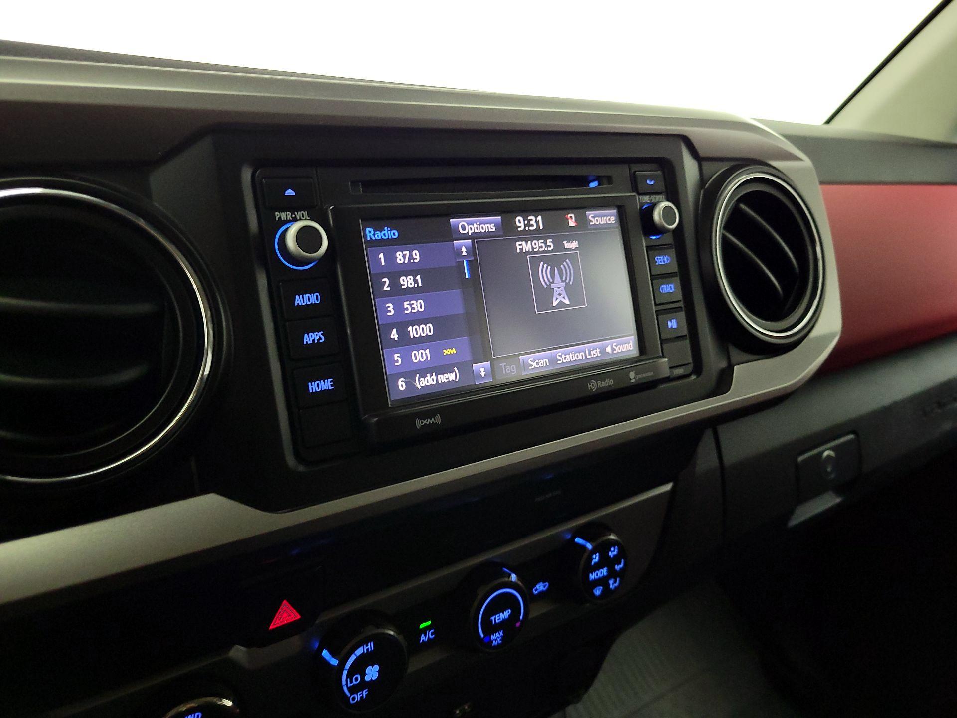 Thumbnail: 2019 Toyota Tacoma - 15