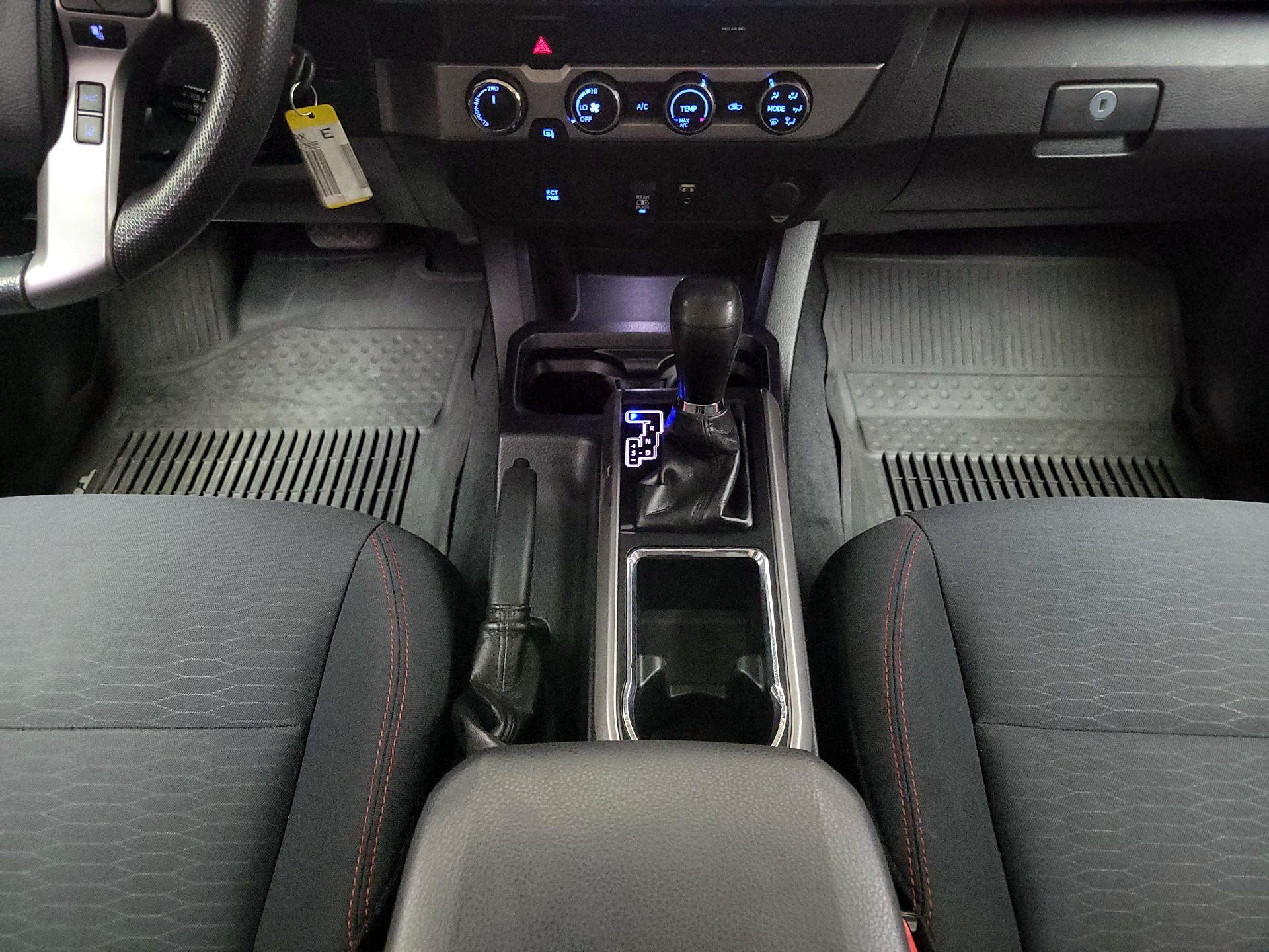 Thumbnail: 2019 Toyota Tacoma - 17