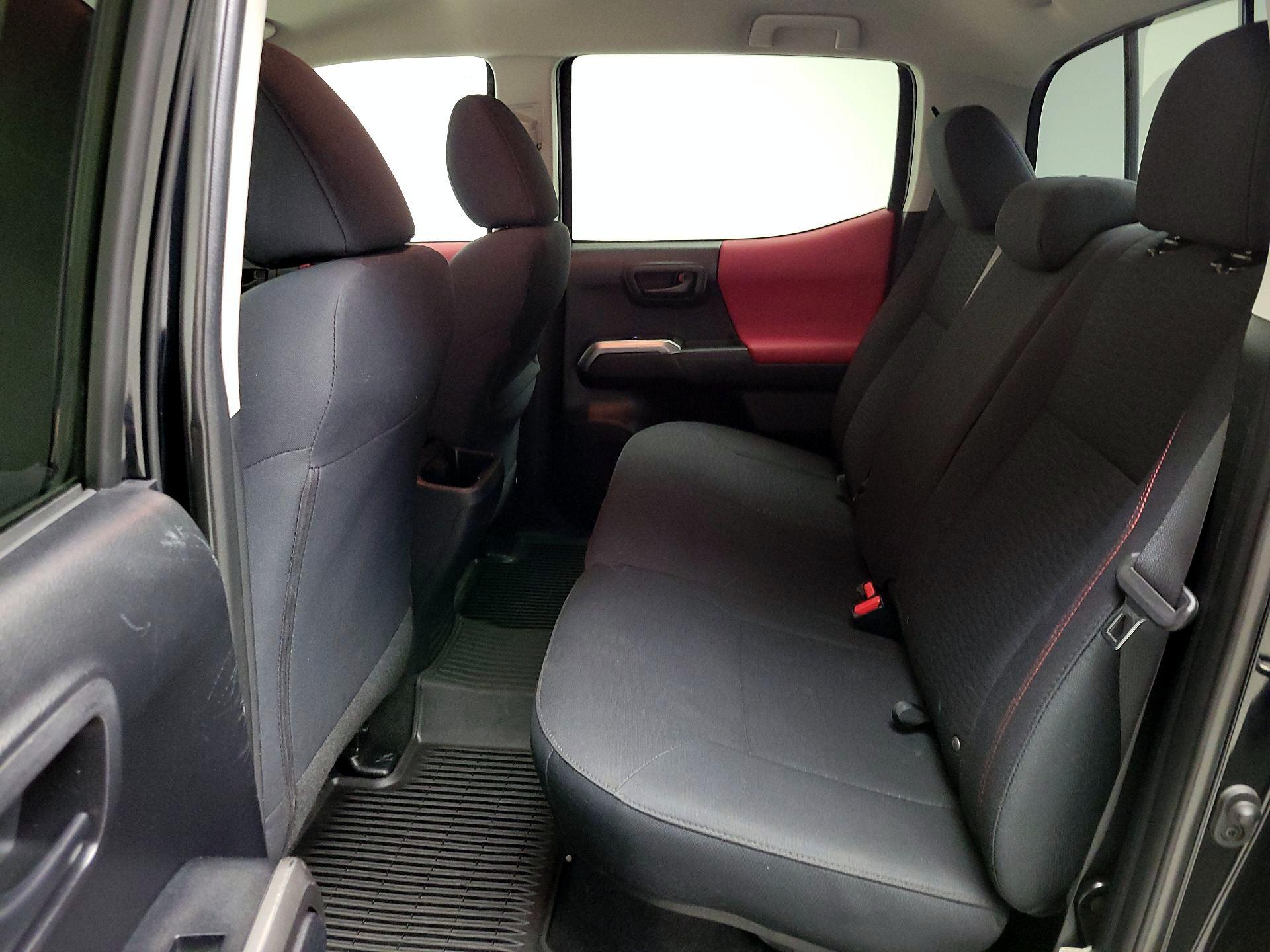 Thumbnail: 2019 Toyota Tacoma - 19