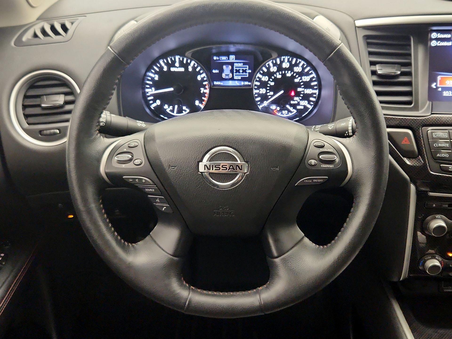 Thumbnail: 2019 Nissan Pathfinder - 10