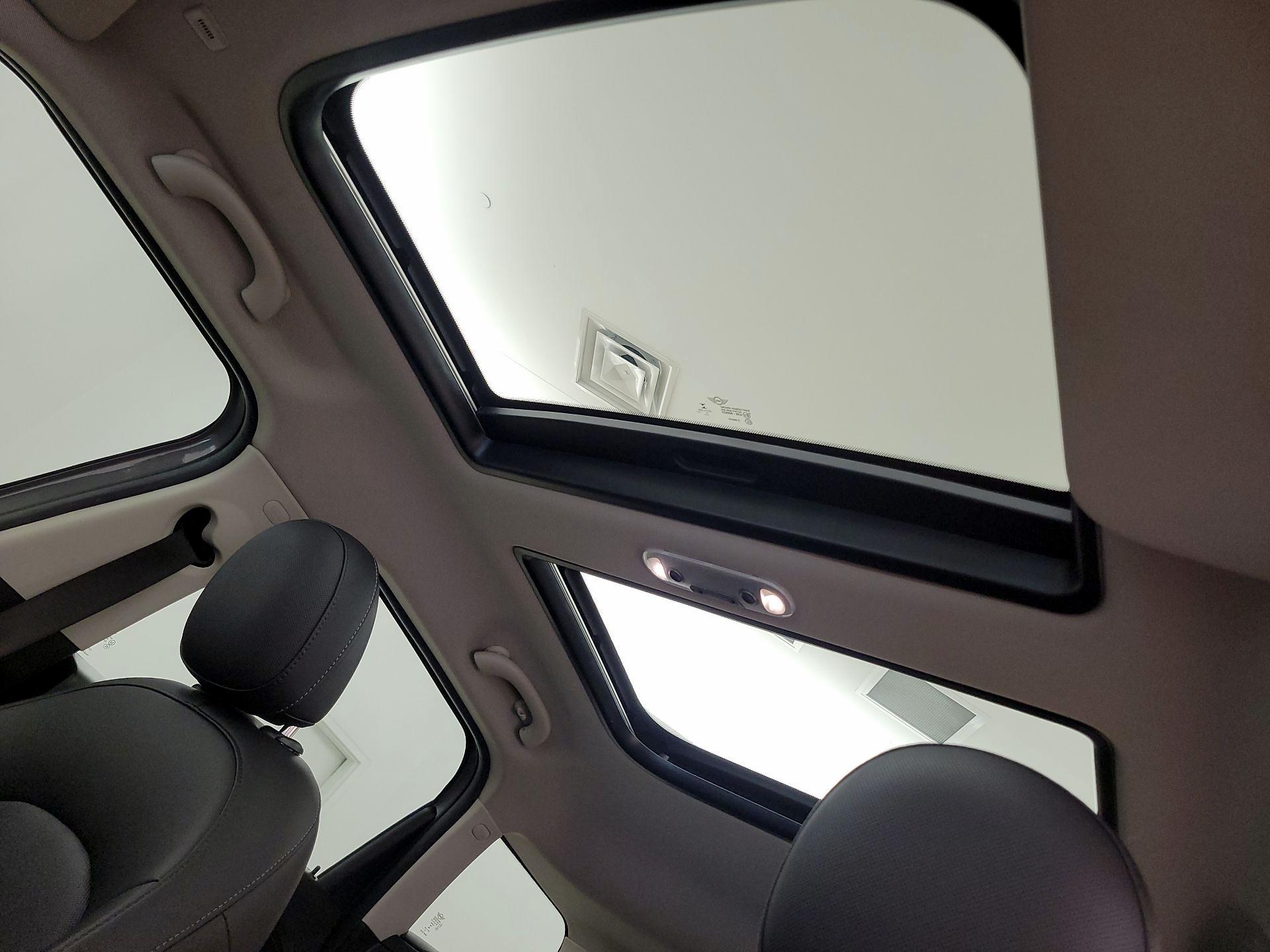 Thumbnail: 2019 MINI Cooper Countryman - 19