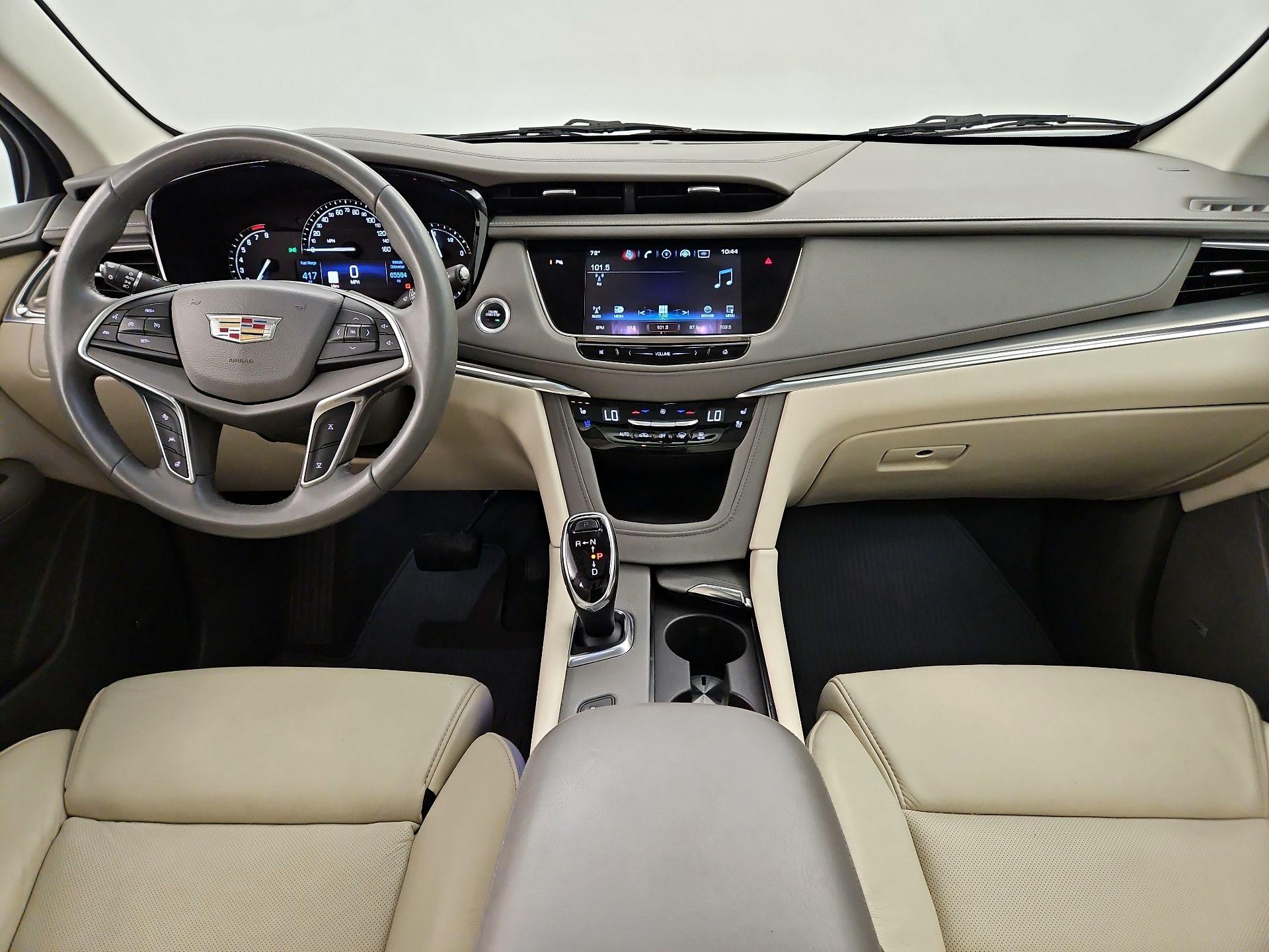 Thumbnail: 2017 Cadillac XT5 - 9