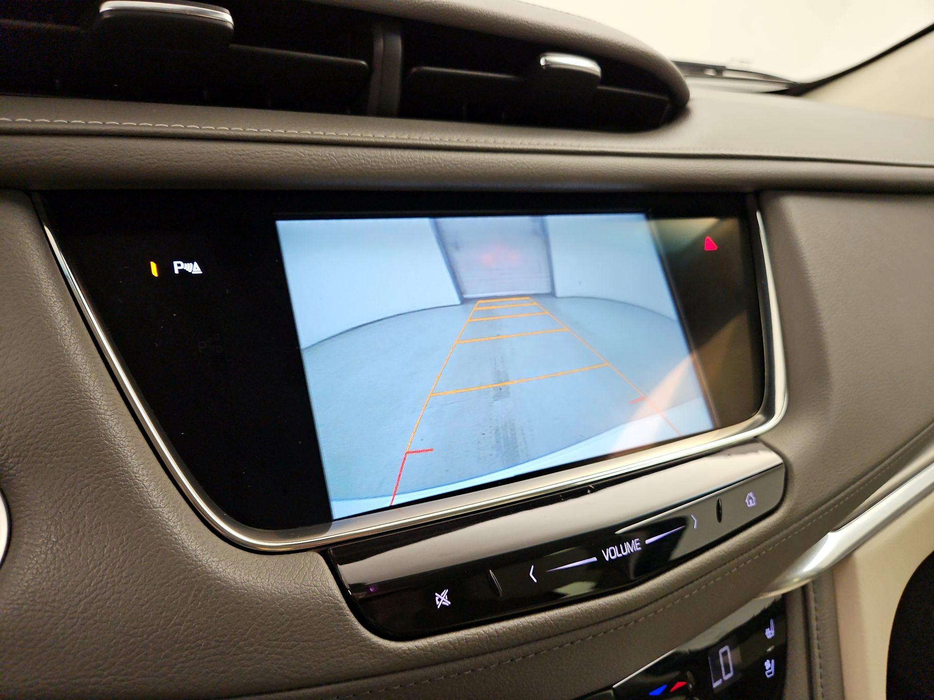 Thumbnail: 2017 Cadillac XT5 - 14