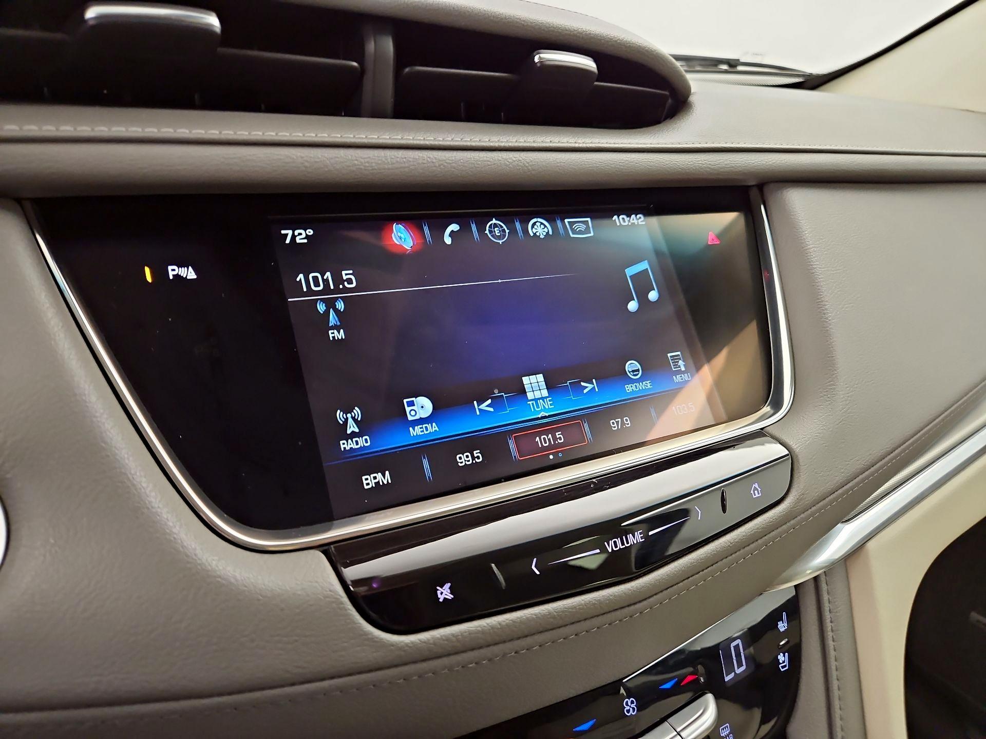 Thumbnail: 2017 Cadillac XT5 - 15