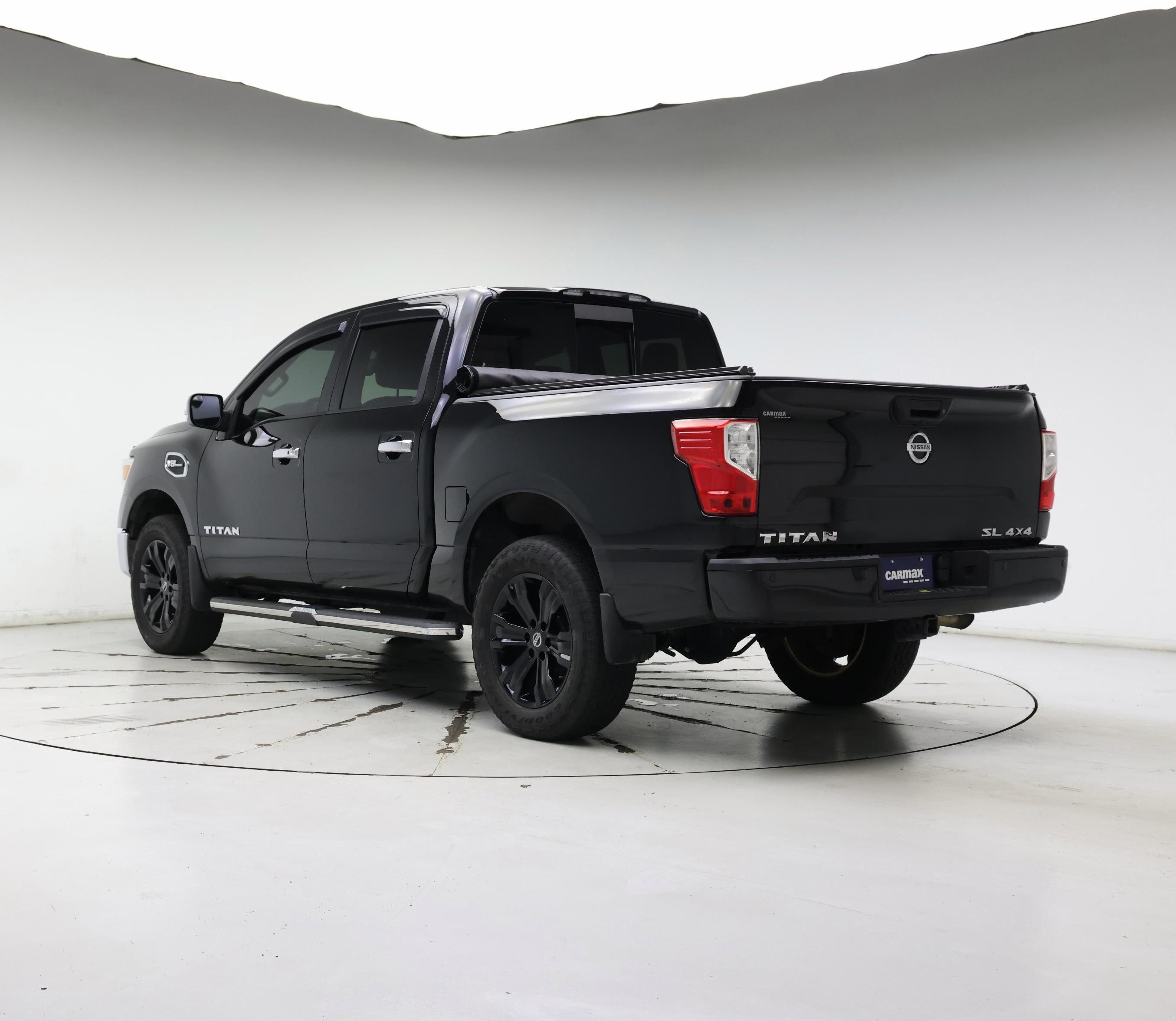 Thumbnail: 2017 Nissan Titan - 2