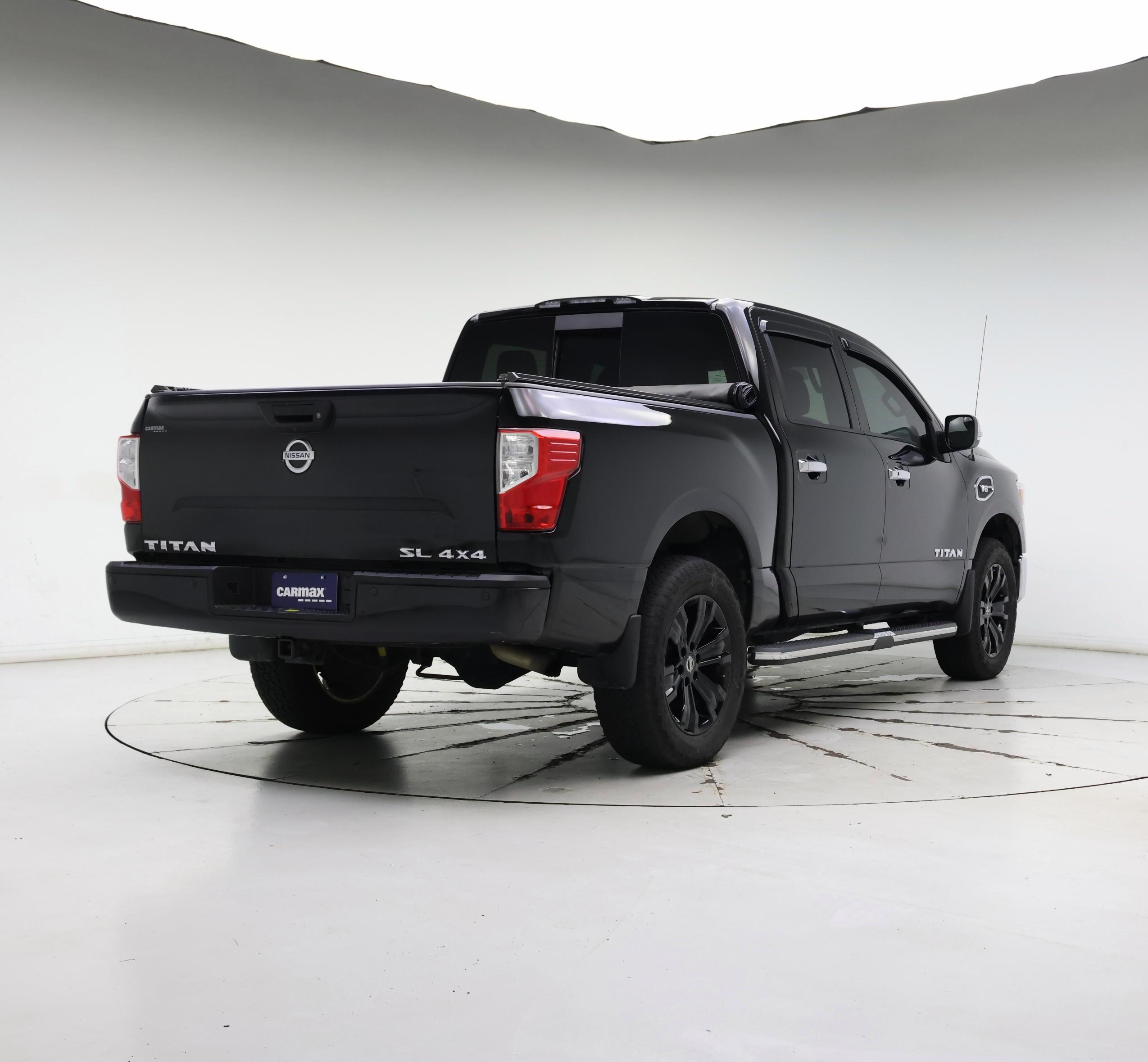 Thumbnail: 2017 Nissan Titan - 8