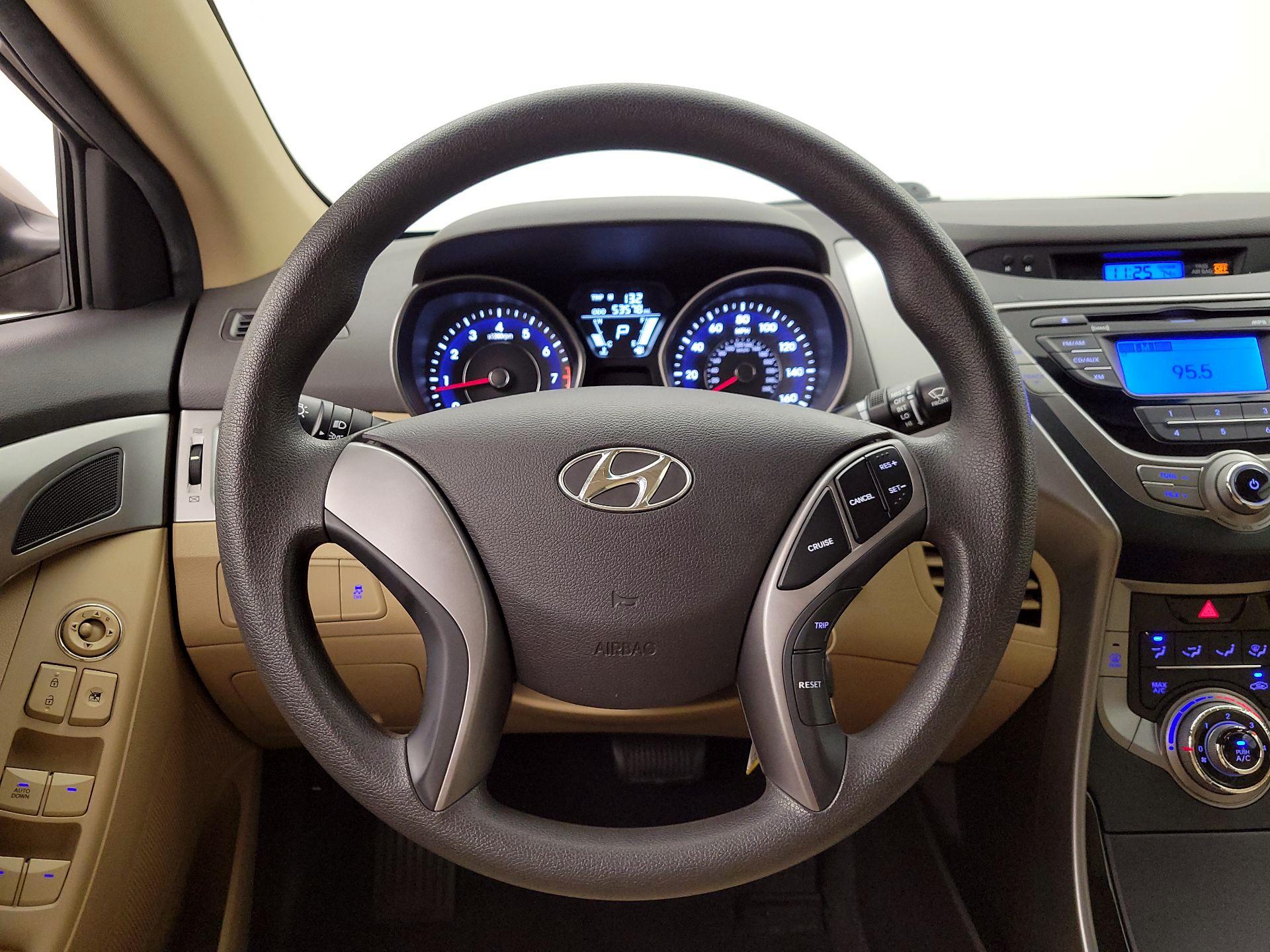 Thumbnail: 2013 Hyundai Elantra - 10