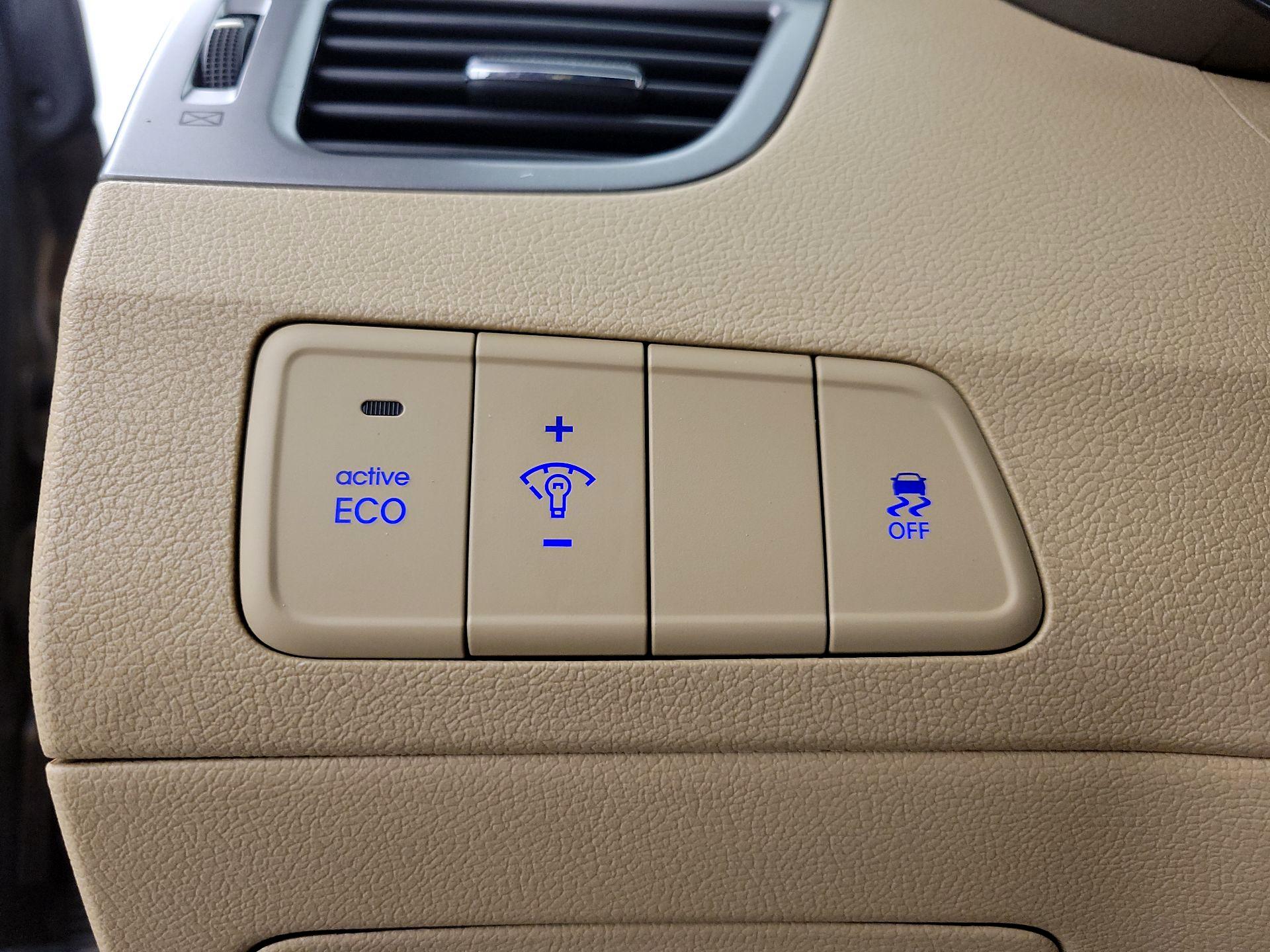 Thumbnail: 2013 Hyundai Elantra - 13