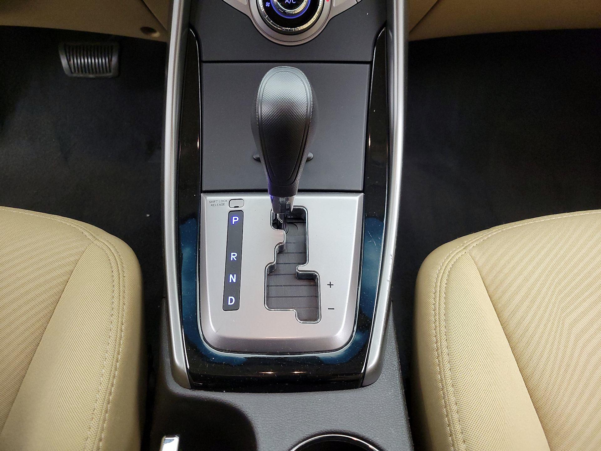 Thumbnail: 2013 Hyundai Elantra - 16