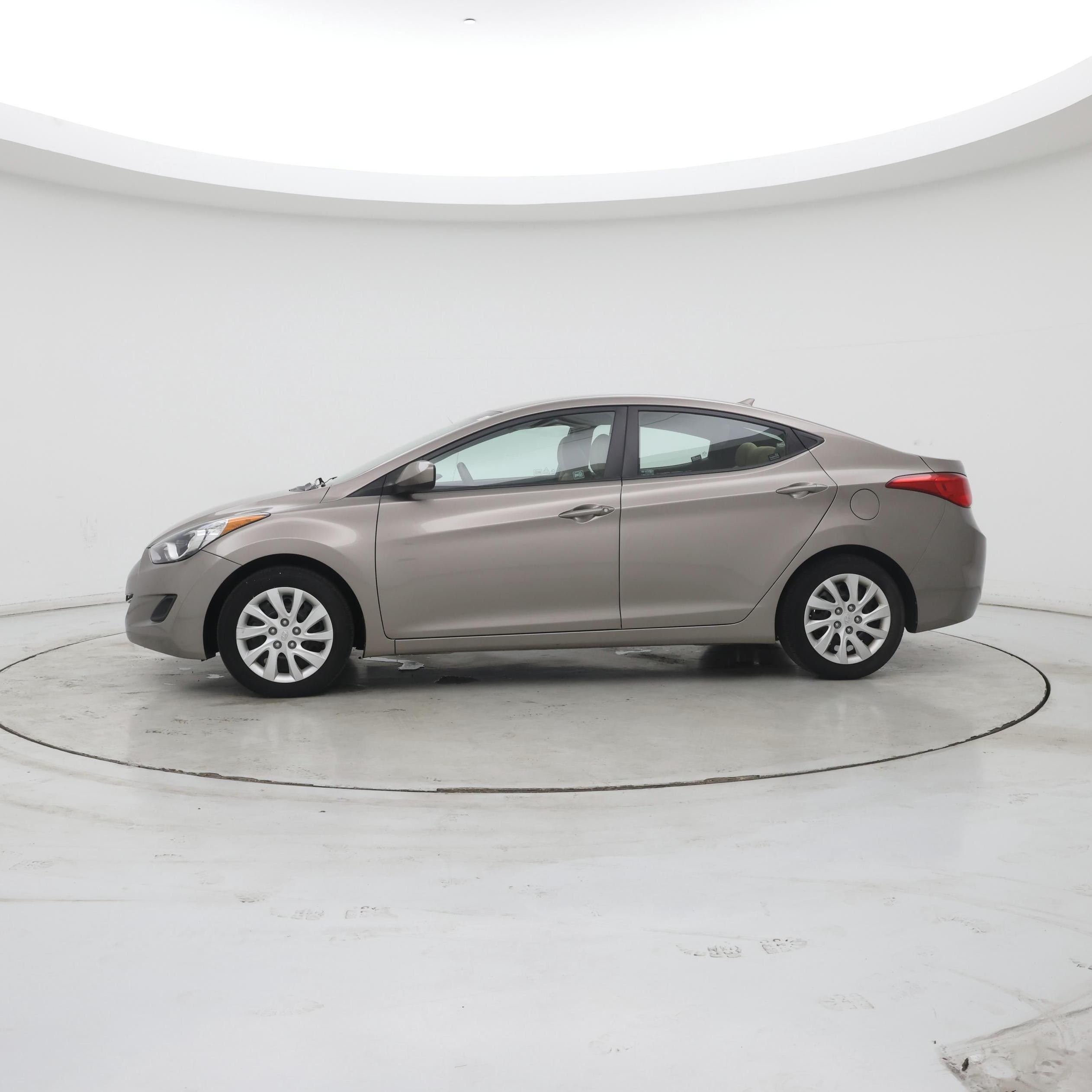 Thumbnail: 2013 Hyundai Elantra - 3