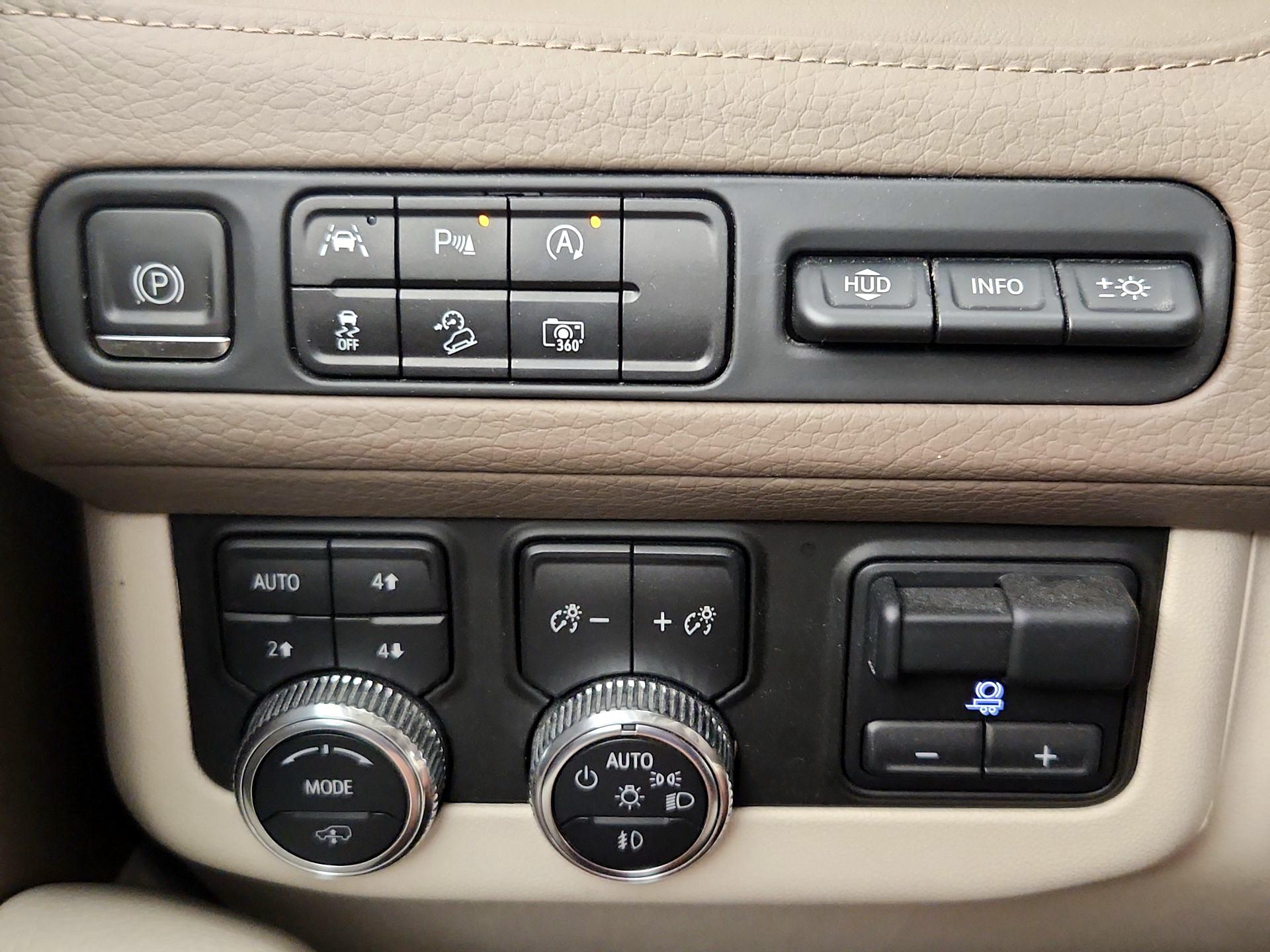 Thumbnail: 2024 GMC Yukon XL - 13