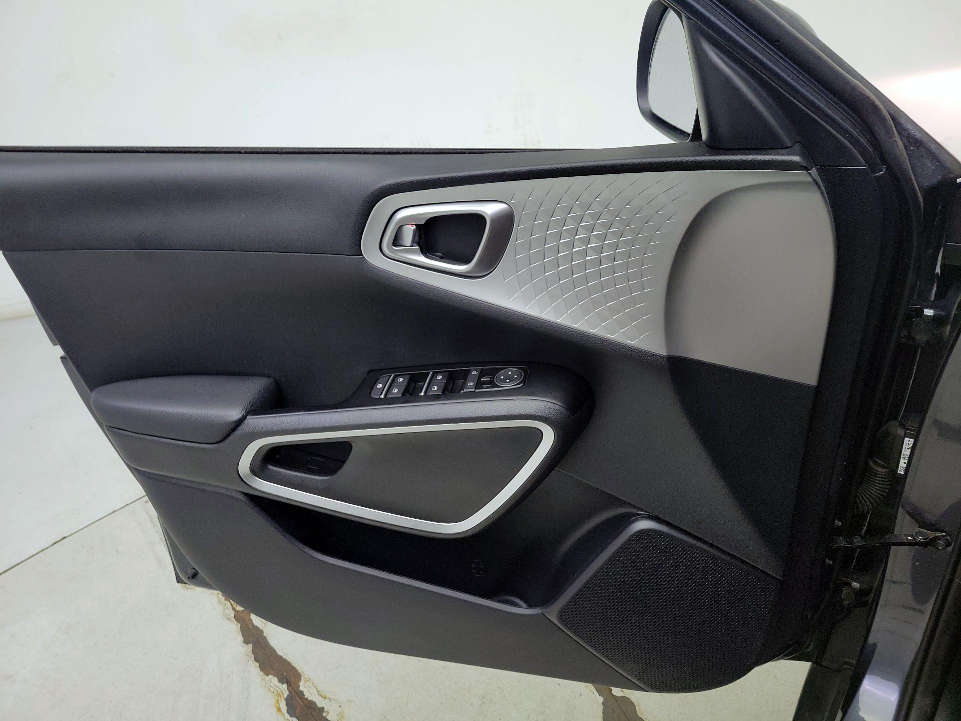 Thumbnail: 2020 Kia Soul - 12