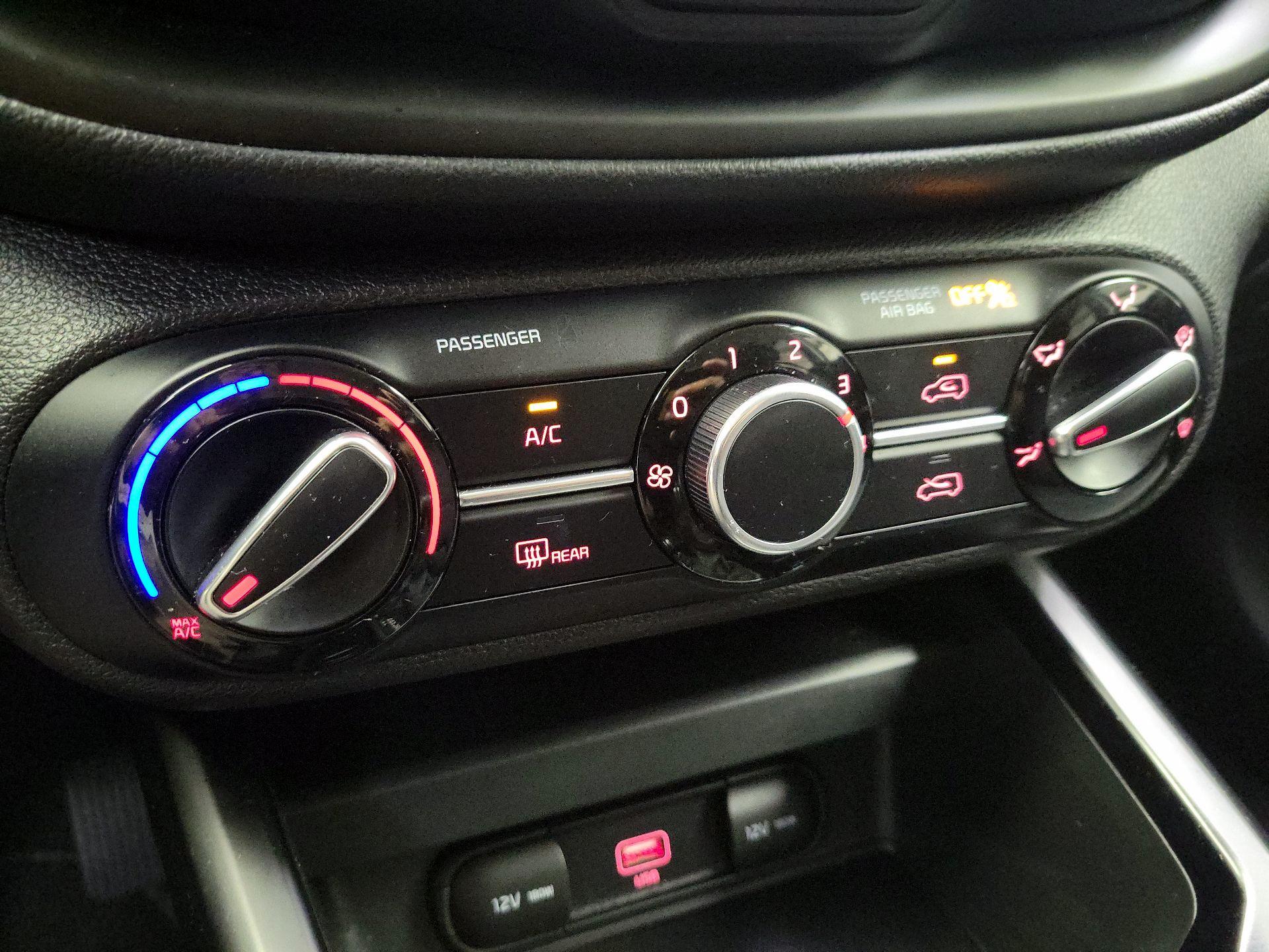 Thumbnail: 2020 Kia Soul - 16
