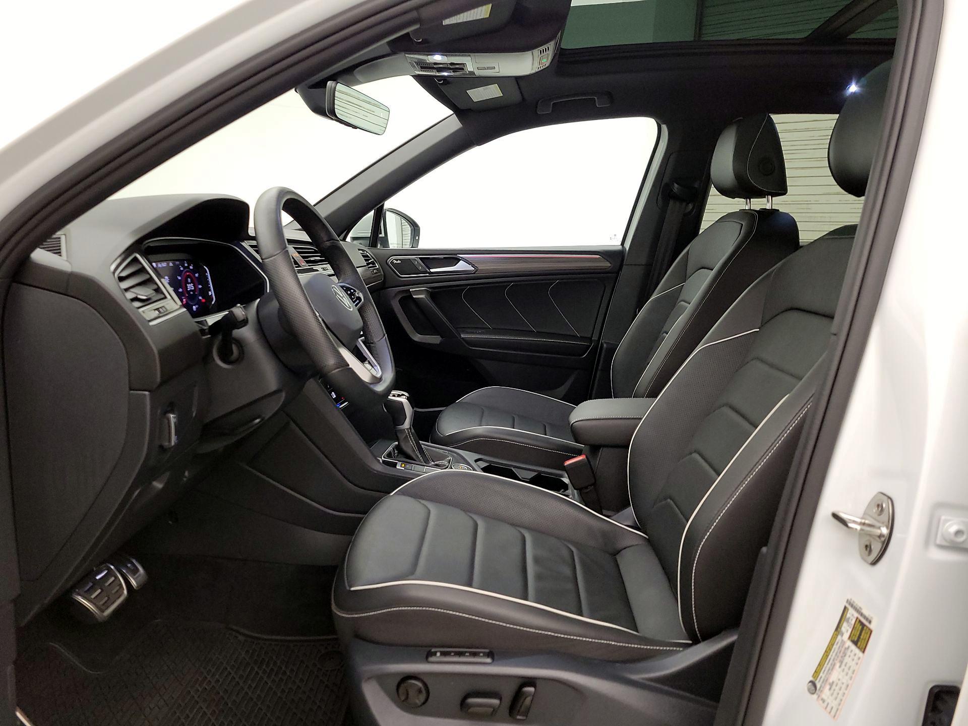 Thumbnail: 2024 Volkswagen Tiguan - 11