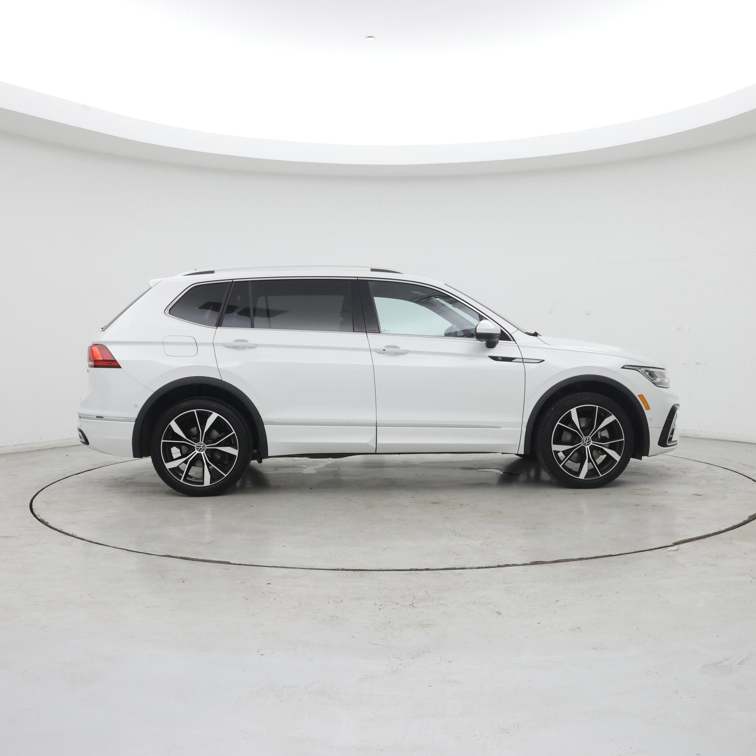 Thumbnail: 2024 Volkswagen Tiguan - 7