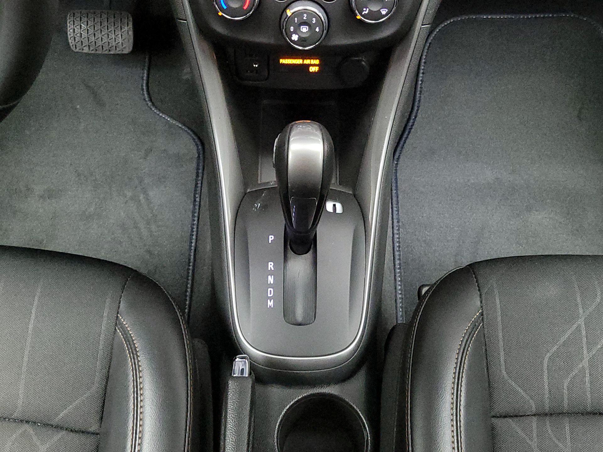 Thumbnail: 2021 Chevrolet Trax - 17