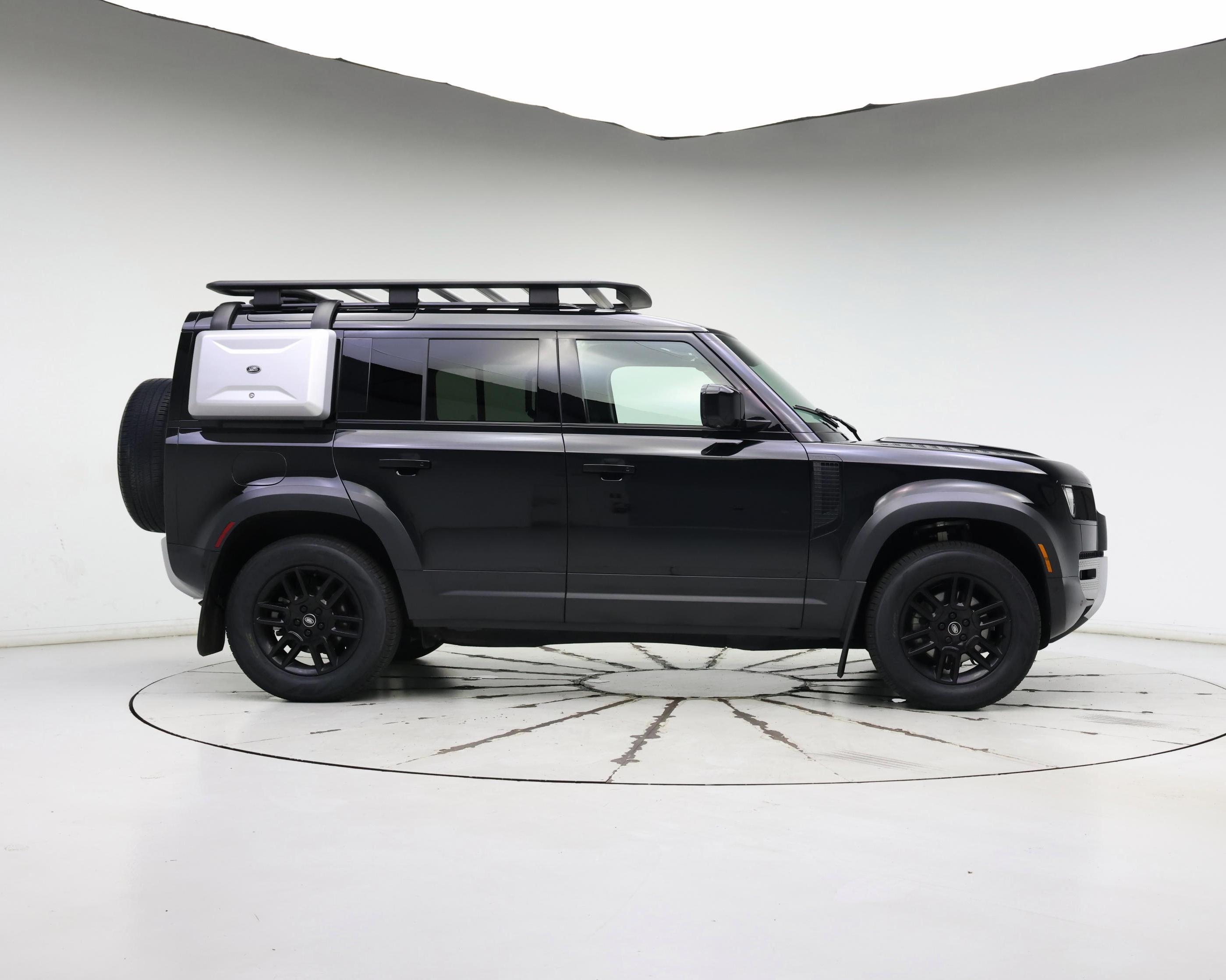 Thumbnail: 2023 Land Rover Defender - 7