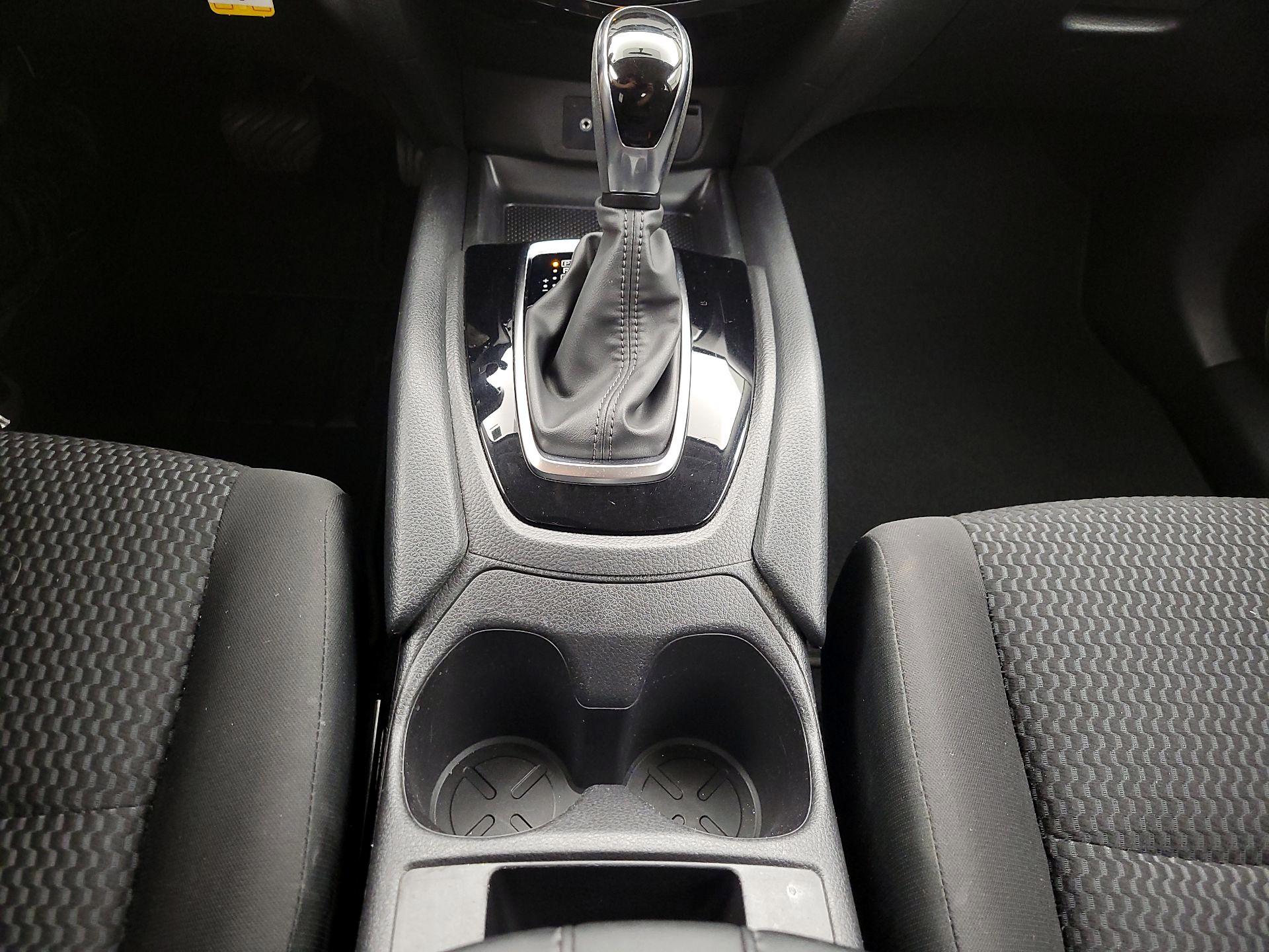 Thumbnail: 2019 Nissan Rogue Sport - 17
