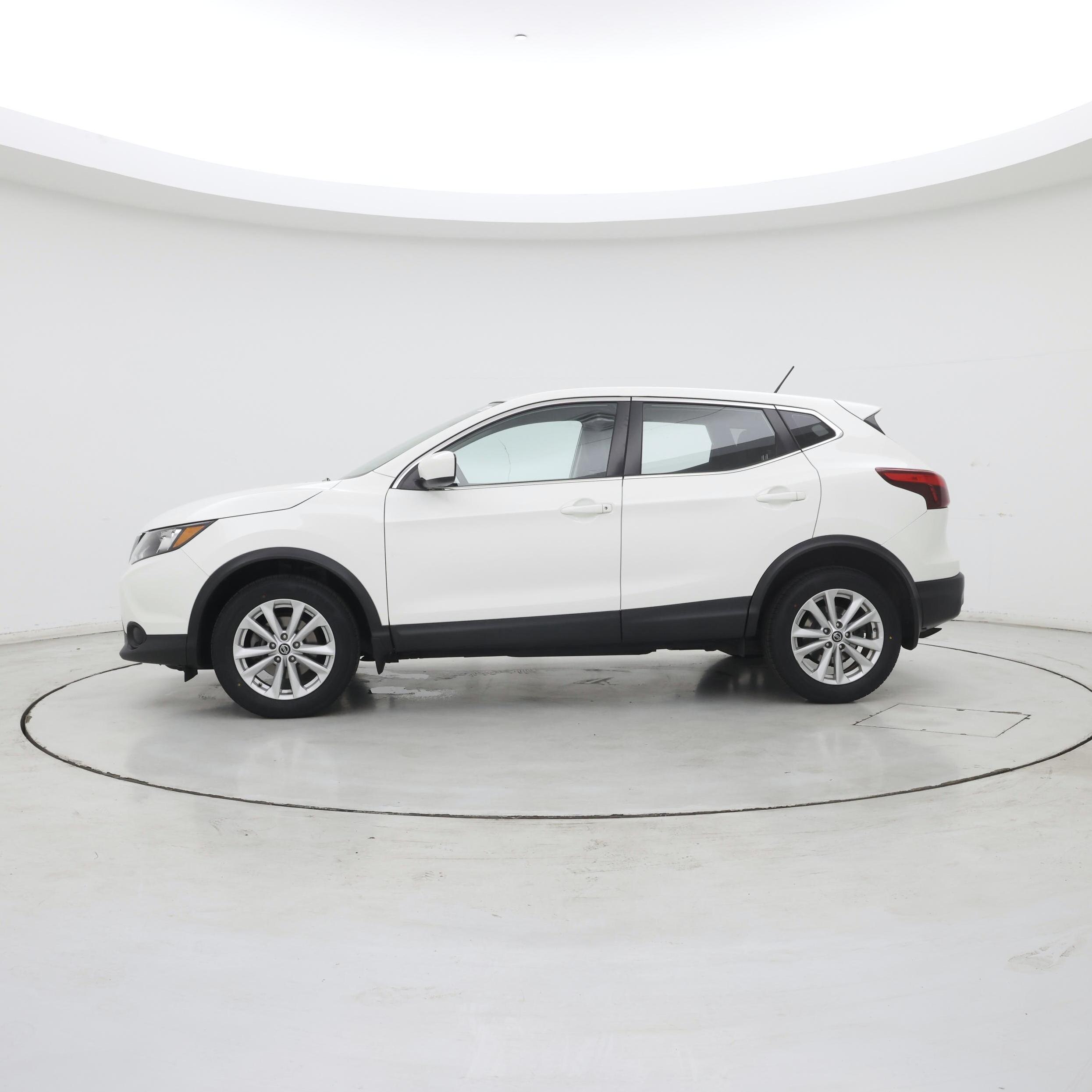 Thumbnail: 2019 Nissan Rogue Sport - 3