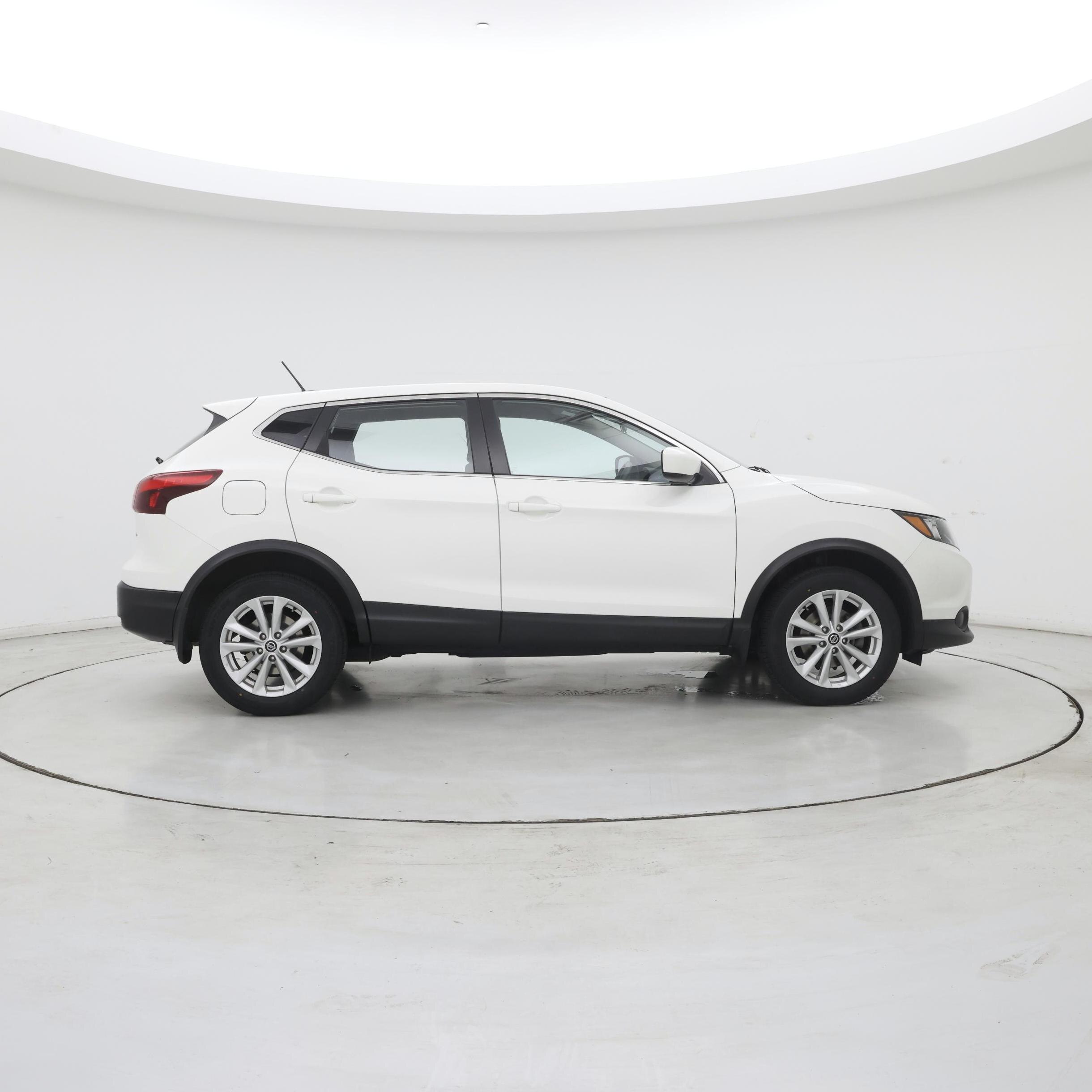 Thumbnail: 2019 Nissan Rogue Sport - 7
