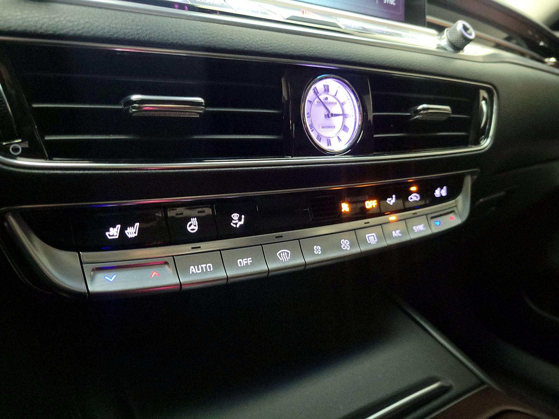 Thumbnail: 2019 Kia K900 - 17