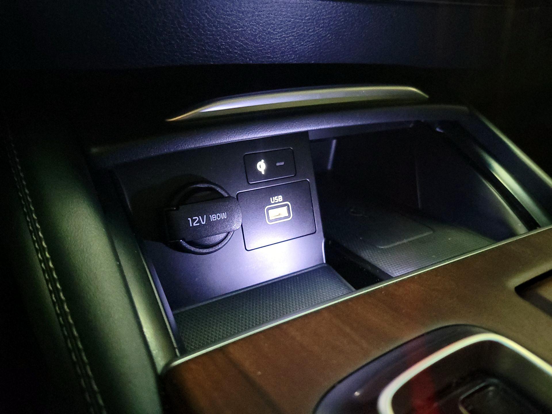 Thumbnail: 2019 Kia K900 - 19