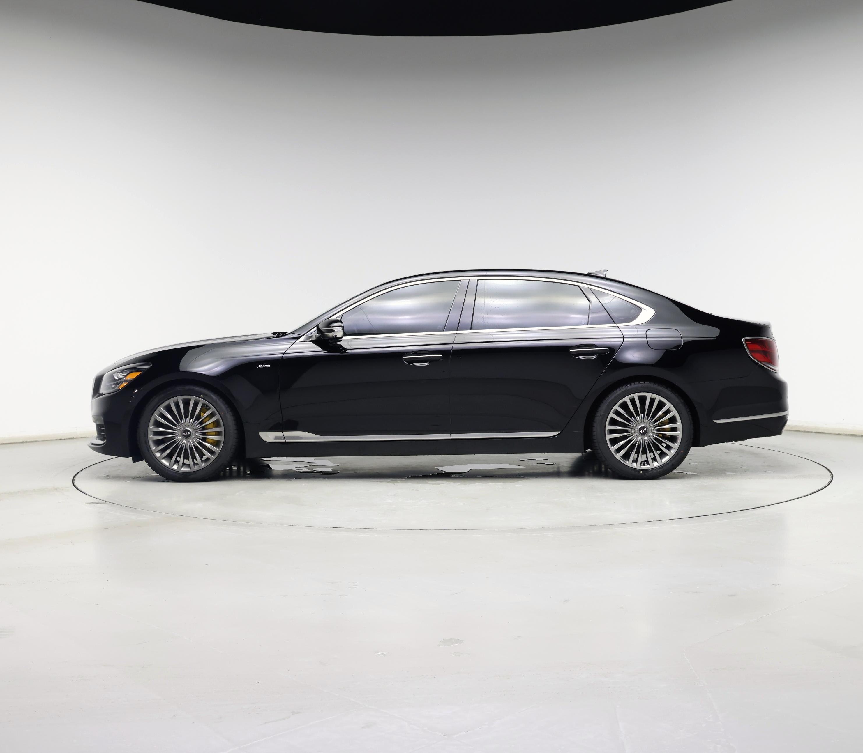 Thumbnail: 2019 Kia K900 - 3